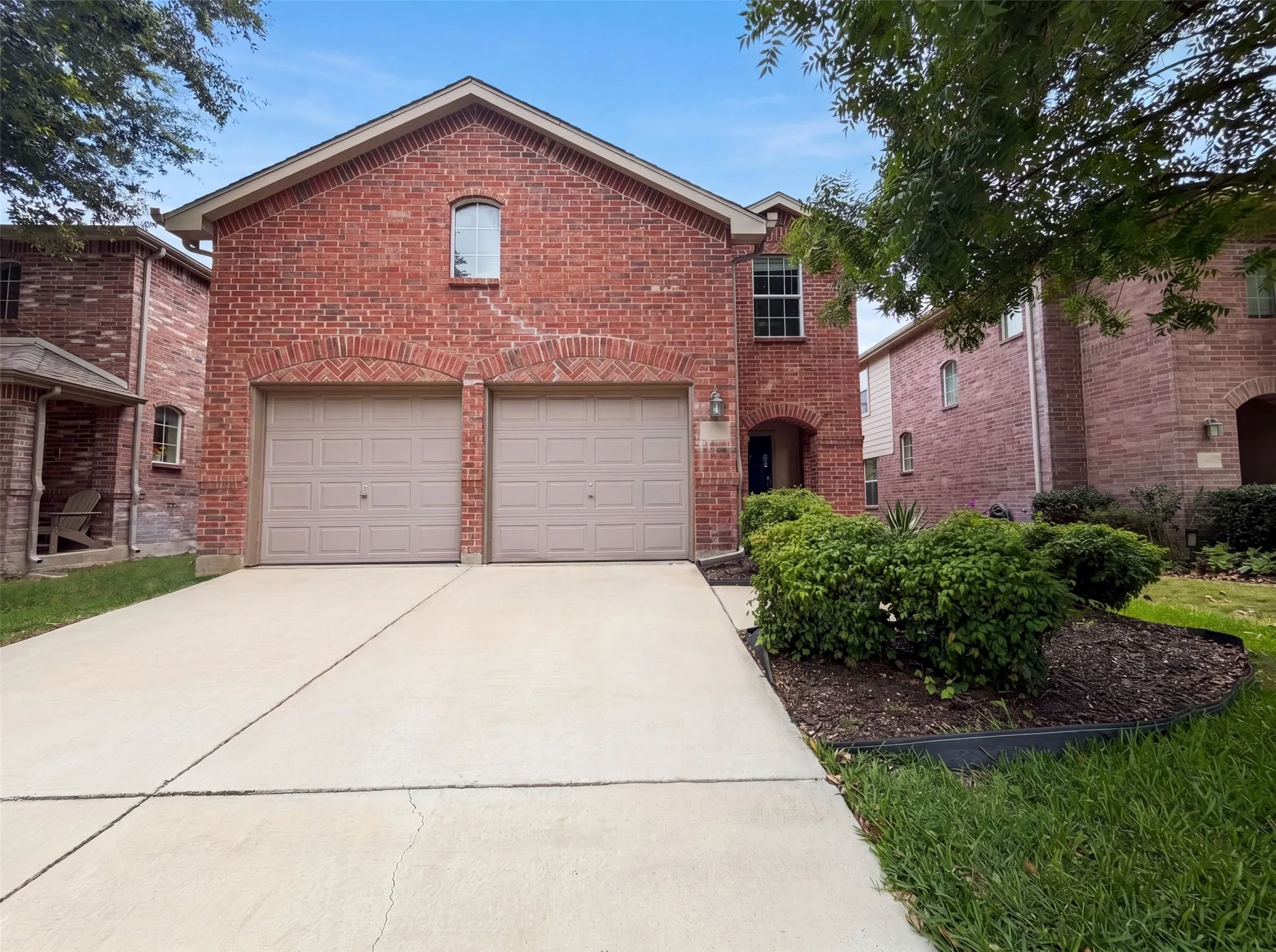 Single Family Residence For Sale in Collin County , 10212 Coolidge Drive, Mc Kinney, Texas 75072, 3 Bedroom, 3 Bathroom, 2 Garage spaces, 2,136 Sqft, built in 2005, mls#21313785, Real Estate Agent in Mc Kinney, Homes For Sale in Collin county, Homes For Sale in Mc Kinney, Realtor in Mc Kinney Texas, Real Estate Brokerage Independent Realty Texas, Luminita Cordes Realtor
