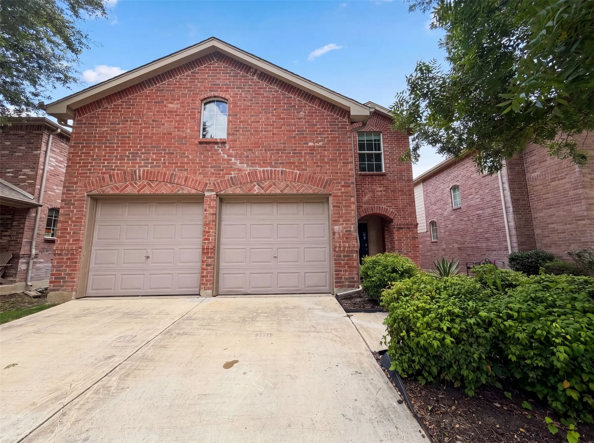 Single Family Residence For Sale in Collin County , 10212 Coolidge Drive, Mc Kinney, Texas 75072, 3 Bedroom, 3 Bathroom, 2 Garage spaces, 2,136 Sqft, built in 2005, mls#21313785, Real Estate Agent in Mc Kinney, Homes For Sale in Collin county, Homes For Sale in Mc Kinney, Realtor in Mc Kinney Texas, Real Estate Brokerage Independent Realty Texas, Luminita Cordes Realtor