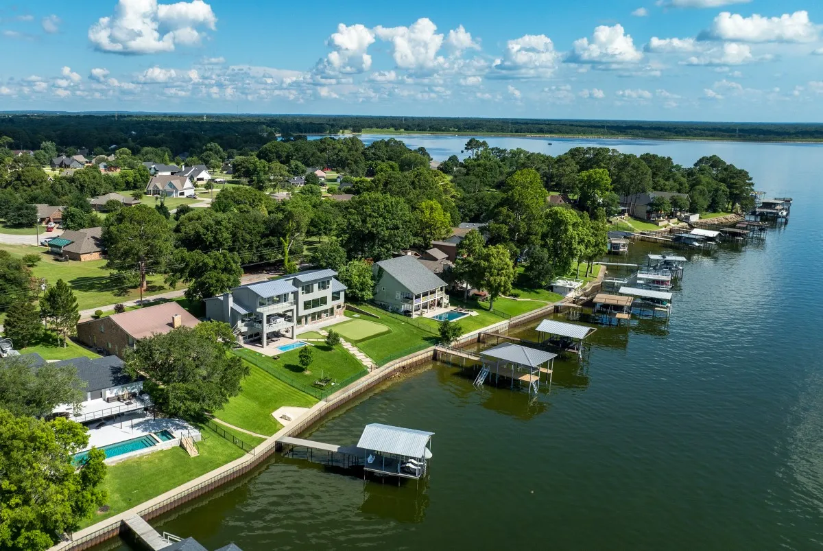 Single Family Residence For Sale in Henderson County , 123 Shoreline Drive, Star Harbor, Texas 75148, 7 Bedroom, 11 Bathroom, 1 Garage spaces, 4,872 Sqft, built in 2014, Price $3,300,000, mls#21310545, Real Estate Agent in Star Harbor, Homes For Sale in Henderson county, Homes For Sale in Star Harbor, Realtor in Star Harbor Texas, Real Estate Brokerage Independent Realty Texas, Luminita Cordes Realtor