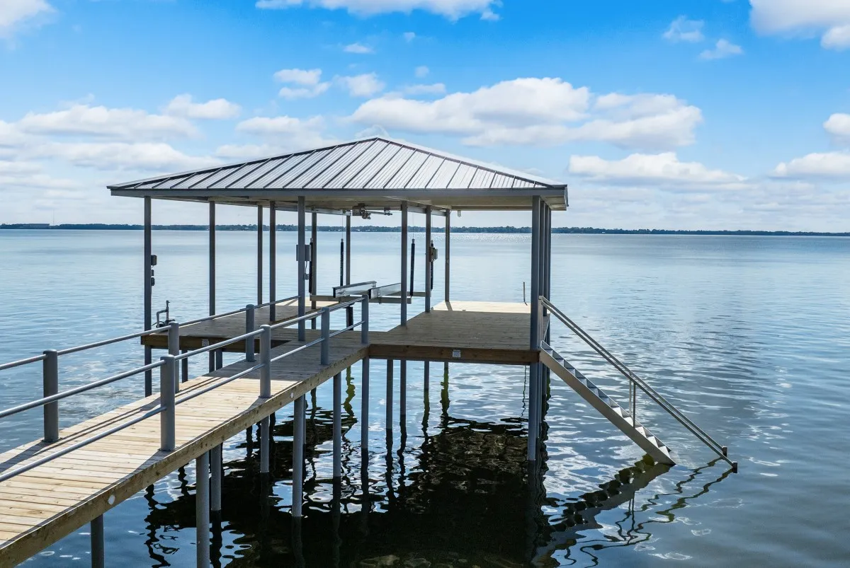Single Family Residence For Sale in Henderson County , 123 Shoreline Drive, Star Harbor, Texas 75148, 7 Bedroom, 11 Bathroom, 1 Garage spaces, 4,872 Sqft, built in 2014, Price $3,300,000, mls#21310545, Real Estate Agent in Star Harbor, Homes For Sale in Henderson county, Homes For Sale in Star Harbor, Realtor in Star Harbor Texas, Real Estate Brokerage Independent Realty Texas, Luminita Cordes Realtor