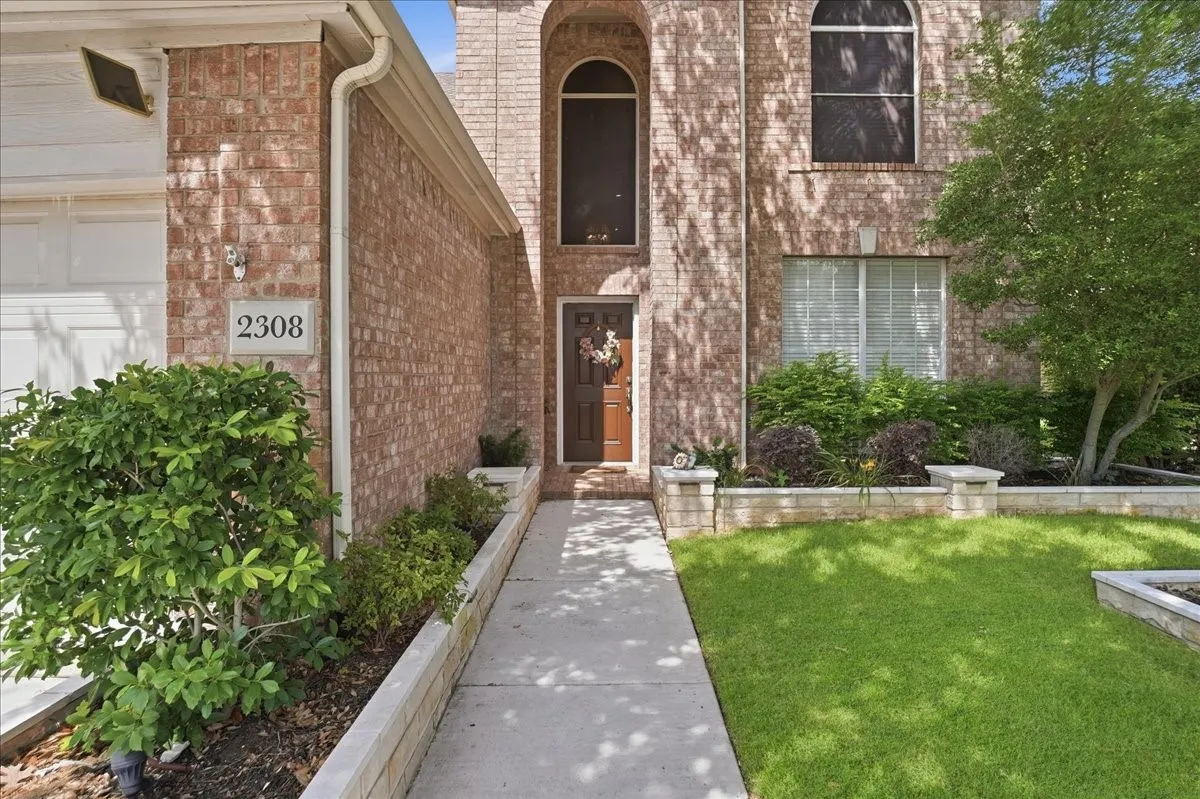 Single Family Residence For Sale in Collin County , 2308 Aberdeen Avenue, Mc Kinney, Texas 75072, 4 Bedroom, 3 Bathroom, 2 Garage spaces, 2,399 Sqft, built in 1999, mls#21313642, Real Estate Agent in Mc Kinney, Homes For Sale in Collin county, Homes For Sale in Mc Kinney, Realtor in Mc Kinney Texas, Real Estate Brokerage Independent Realty Texas, Luminita Cordes Realtor