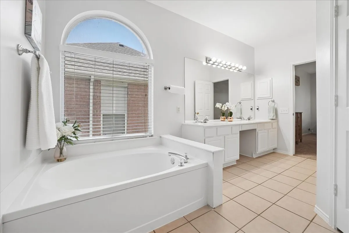 Single Family Residence For Sale in Collin County , 2308 Aberdeen Avenue, Mc Kinney, Texas 75072, 4 Bedroom, 3 Bathroom, 2 Garage spaces, 2,399 Sqft, built in 1999, mls#21313642, Real Estate Agent in Mc Kinney, Homes For Sale in Collin county, Homes For Sale in Mc Kinney, Realtor in Mc Kinney Texas, Real Estate Brokerage Independent Realty Texas, Luminita Cordes Realtor