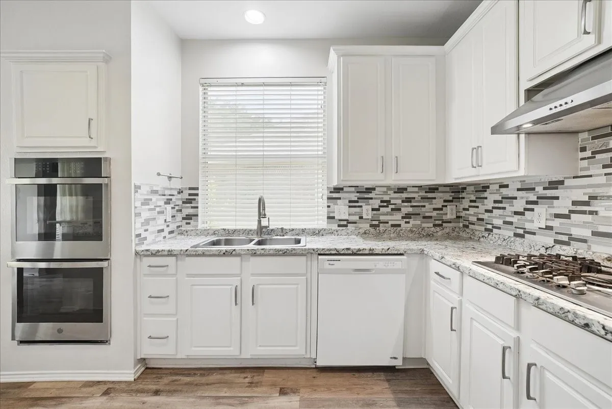 Single Family Residence For Sale in Collin County , 2308 Aberdeen Avenue, Mc Kinney, Texas 75072, 4 Bedroom, 3 Bathroom, 2 Garage spaces, 2,399 Sqft, built in 1999, mls#21313642, Real Estate Agent in Mc Kinney, Homes For Sale in Collin county, Homes For Sale in Mc Kinney, Realtor in Mc Kinney Texas, Real Estate Brokerage Independent Realty Texas, Luminita Cordes Realtor