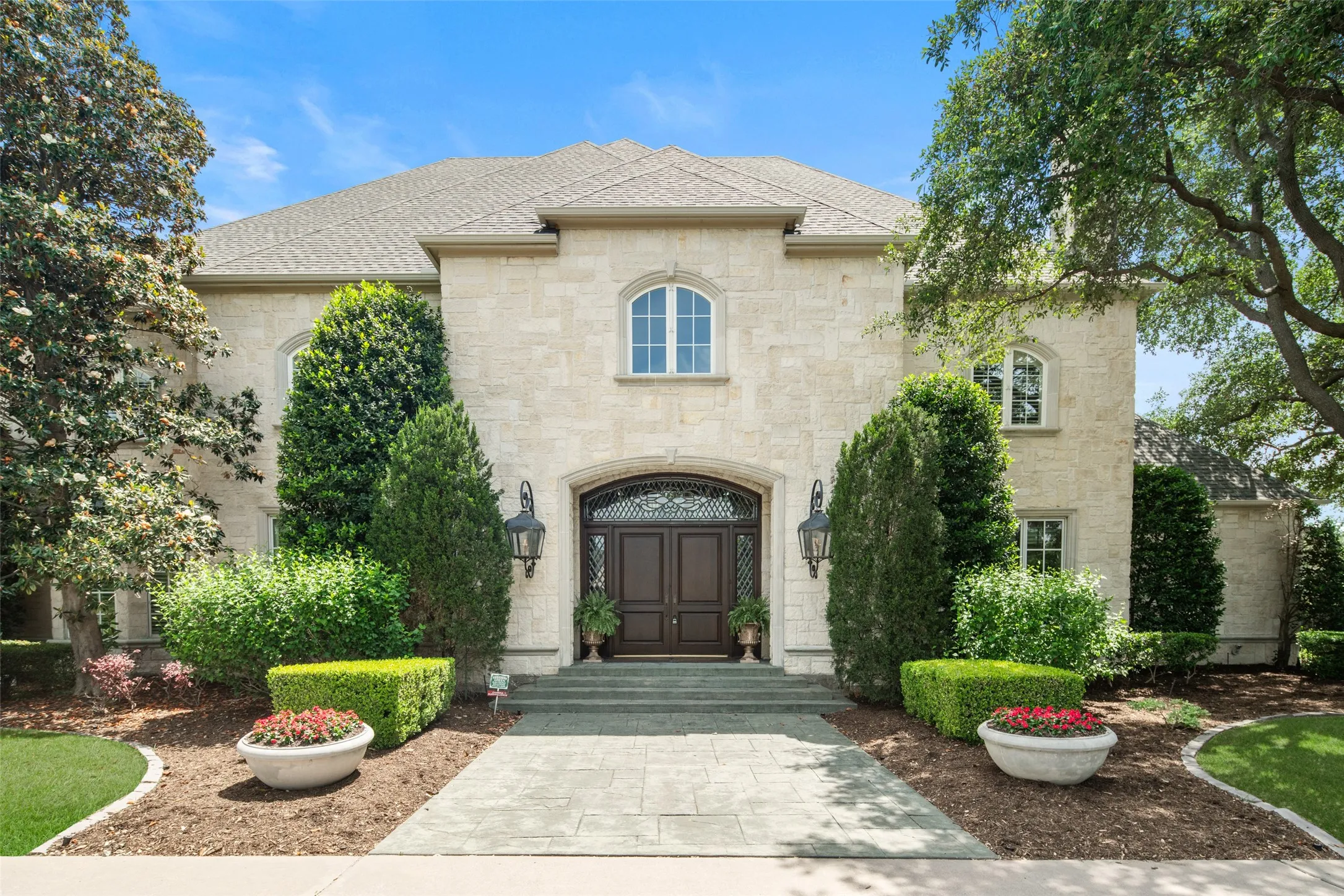 Single Family Residence For Sale in Collin County , 2025 Creekridge Drive, Frisco, Texas 75034, 6 Bedroom, 7 Bathroom, 4 Garage spaces, 7,803 Sqft, built in 1999, mls#21309491, Real Estate Agent in Frisco, Homes For Sale in Collin county, Homes For Sale in Frisco, Realtor in Frisco Texas, Real Estate Brokerage Independent Realty Texas, Luminita Cordes Realtor