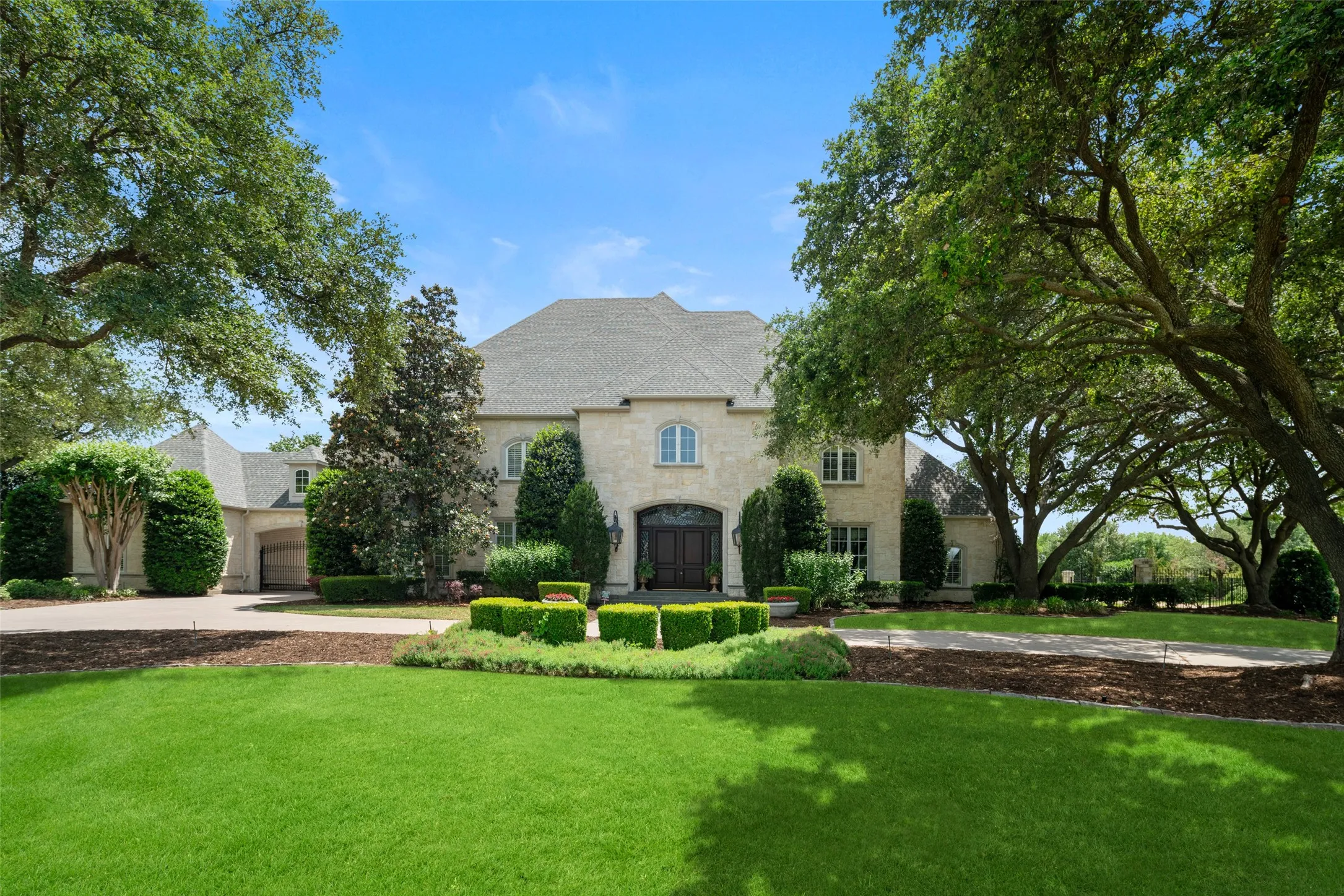 Single Family Residence For Sale in Collin County , 2025 Creekridge Drive, Frisco, Texas 75034, 6 Bedroom, 7 Bathroom, 4 Garage spaces, 7,803 Sqft, built in 1999, mls#21309491, Real Estate Agent in Frisco, Homes For Sale in Collin county, Homes For Sale in Frisco, Realtor in Frisco Texas, Real Estate Brokerage Independent Realty Texas, Luminita Cordes Realtor