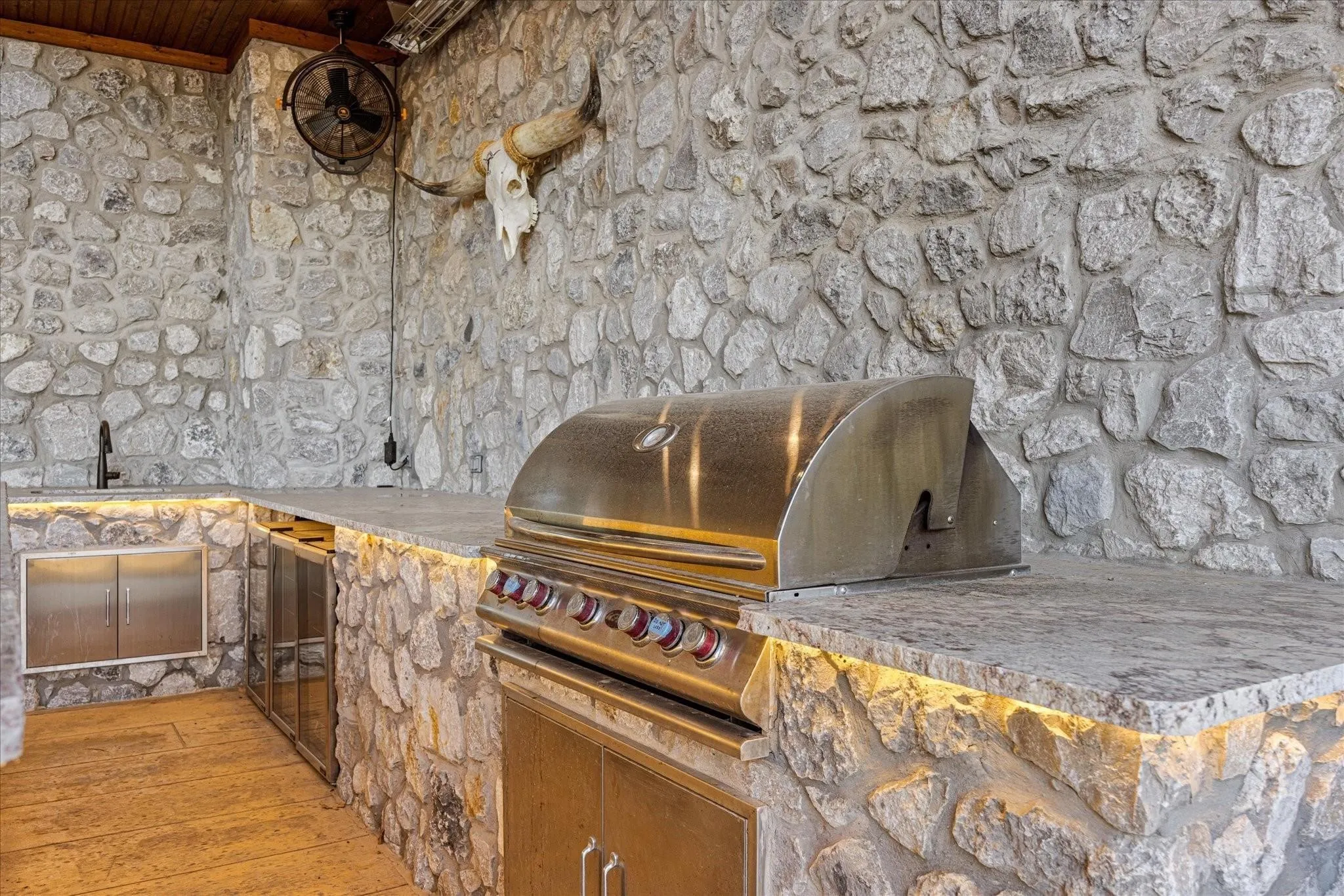 Outdoor Kitchen