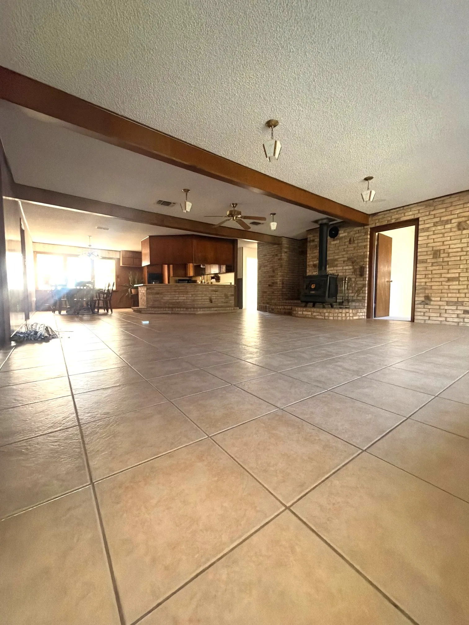 Single Family Residence For Sale in Hood County , 4210 Waples Road, Granbury, Texas 76049, 3 Bedroom, 2 Bathroom, 2 Garage spaces, 2,366 Sqft, built in 1970, mls#21313807, Real Estate Agent in Granbury, Homes For Sale in Hood county, Homes For Sale in Granbury, Realtor in Granbury Texas, Real Estate Brokerage Independent Realty Texas, Luminita Cordes Realtor
