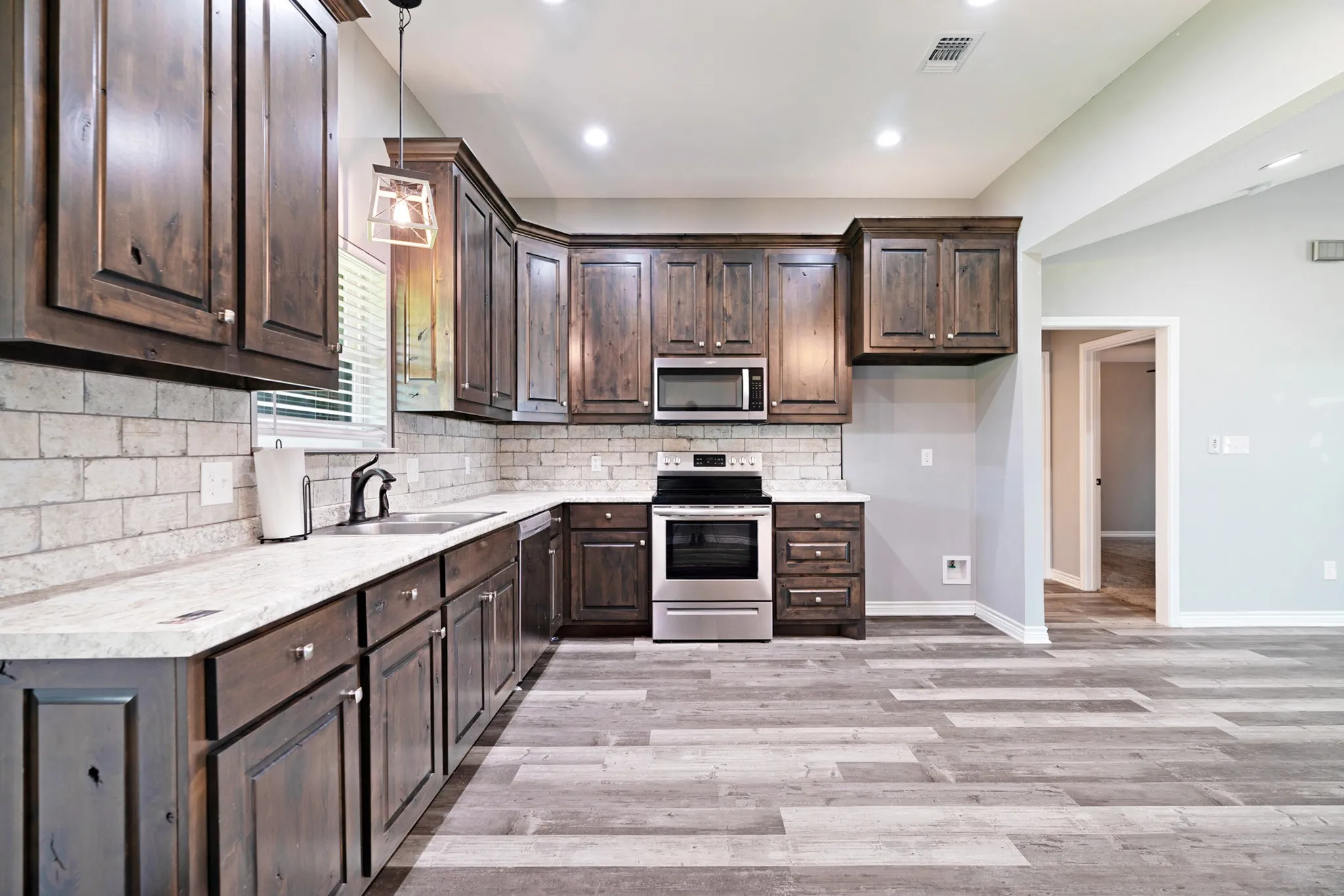 Single Family Residence For Sale in Lamar County , 735 TODD Street, Blossom, Texas 75416, 3 Bedroom, 2 Bathroom, Garage spaces, 1,480 Sqft, built in 2020, mls#21313808, Real Estate Agent in Blossom, Homes For Sale in Lamar county, Homes For Sale in Blossom, Realtor in Blossom Texas, Real Estate Brokerage Independent Realty Texas, Luminita Cordes Realtor
