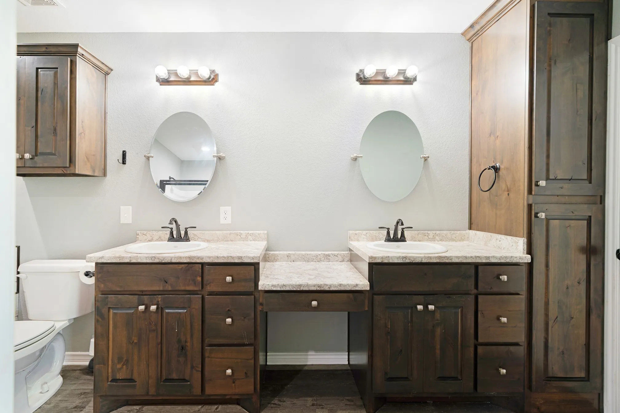 Single Family Residence For Sale in Lamar County , 735 TODD Street, Blossom, Texas 75416, 3 Bedroom, 2 Bathroom, Garage spaces, 1,480 Sqft, built in 2020, mls#21313808, Real Estate Agent in Blossom, Homes For Sale in Lamar county, Homes For Sale in Blossom, Realtor in Blossom Texas, Real Estate Brokerage Independent Realty Texas, Luminita Cordes Realtor