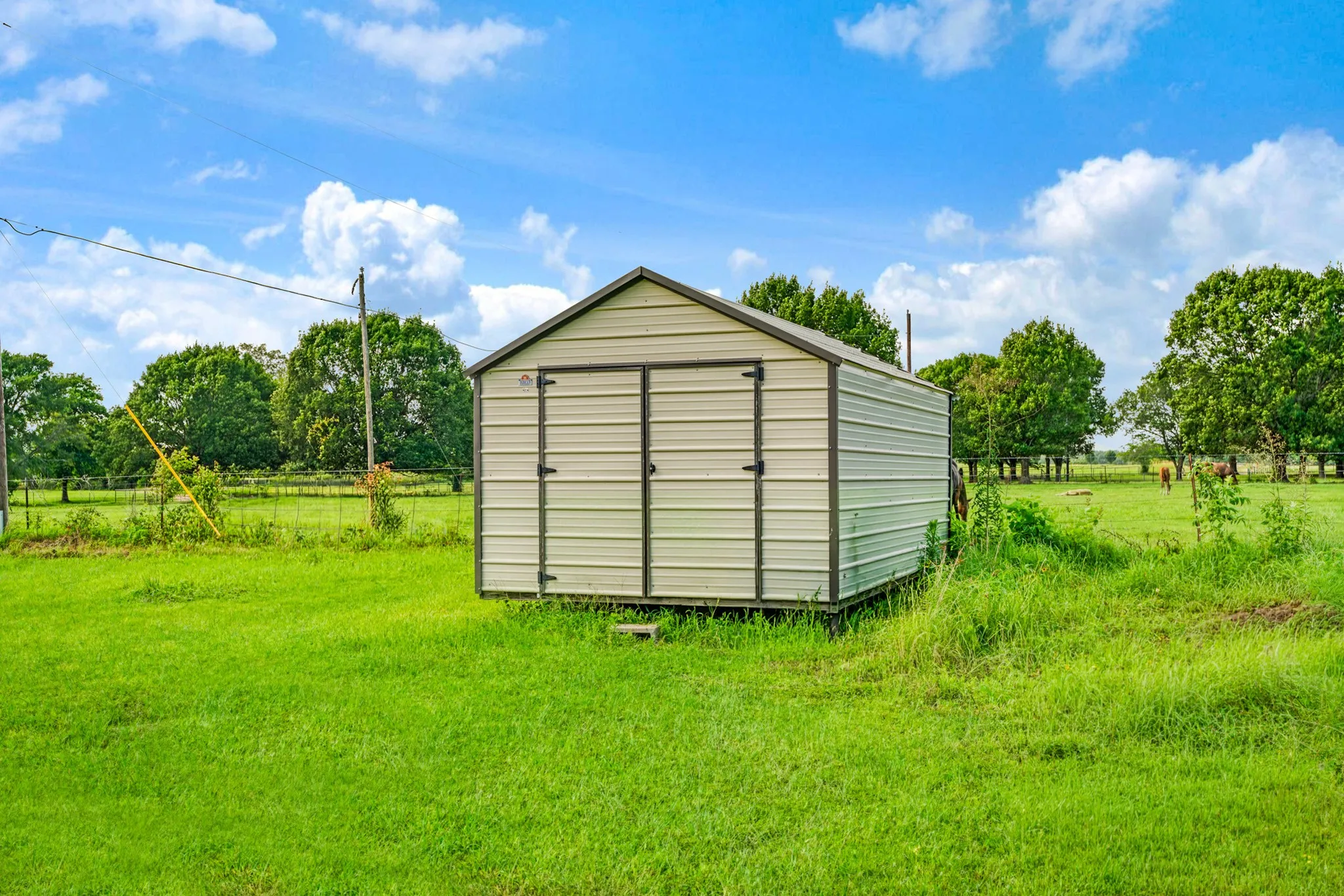 Single Family Residence For Sale in Lamar County , 735 TODD Street, Blossom, Texas 75416, 3 Bedroom, 2 Bathroom, Garage spaces, 1,480 Sqft, built in 2020, mls#21313808, Real Estate Agent in Blossom, Homes For Sale in Lamar county, Homes For Sale in Blossom, Realtor in Blossom Texas, Real Estate Brokerage Independent Realty Texas, Luminita Cordes Realtor