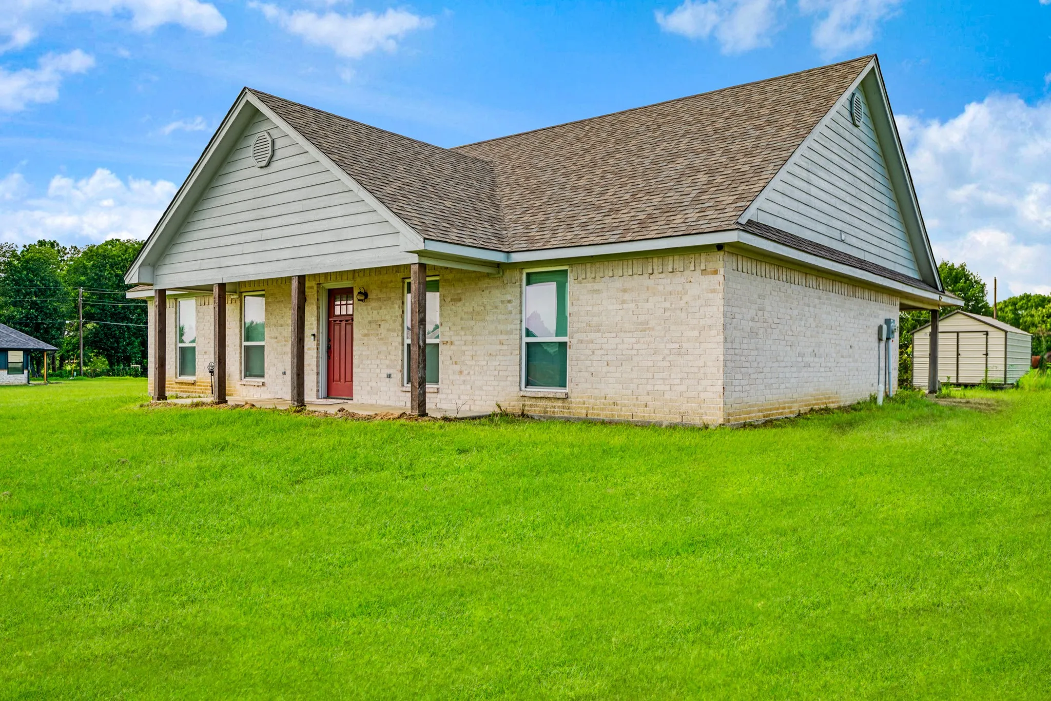 Single Family Residence For Sale in Lamar County , 735 TODD Street, Blossom, Texas 75416, 3 Bedroom, 2 Bathroom, Garage spaces, 1,480 Sqft, built in 2020, mls#21313808, Real Estate Agent in Blossom, Homes For Sale in Lamar county, Homes For Sale in Blossom, Realtor in Blossom Texas, Real Estate Brokerage Independent Realty Texas, Luminita Cordes Realtor