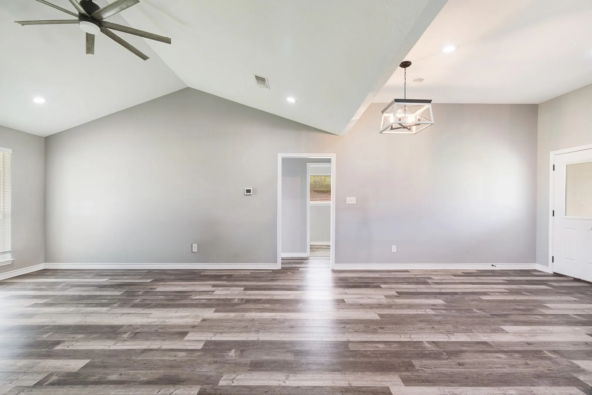 Single Family Residence For Sale in Lamar County , 735 TODD Street, Blossom, Texas 75416, 3 Bedroom, 2 Bathroom, Garage spaces, 1,480 Sqft, built in 2020, mls#21313808, Real Estate Agent in Blossom, Homes For Sale in Lamar county, Homes For Sale in Blossom, Realtor in Blossom Texas, Real Estate Brokerage Independent Realty Texas, Luminita Cordes Realtor
