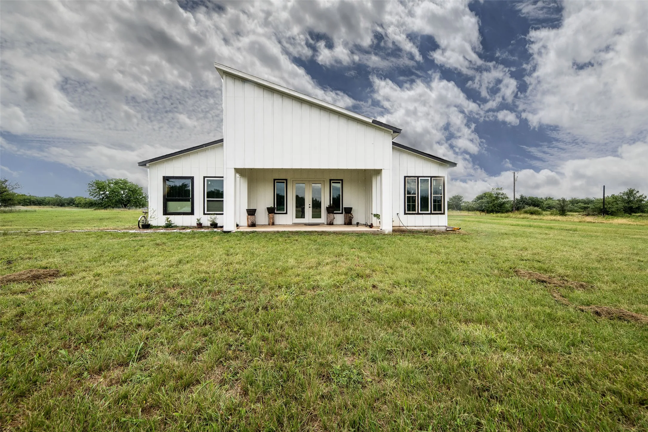 Single Family Residence For Sale in Wise County , 141 Wheelis Loop, Decatur, Texas 76234, 3 Bedroom, 2 Bathroom, Garage spaces, 2,143 Sqft, built in 2024, mls#21303073, Real Estate Agent in Decatur, Homes For Sale in Wise county, Homes For Sale in Decatur, Realtor in Decatur Texas, Real Estate Brokerage Independent Realty Texas, Luminita Cordes Realtor