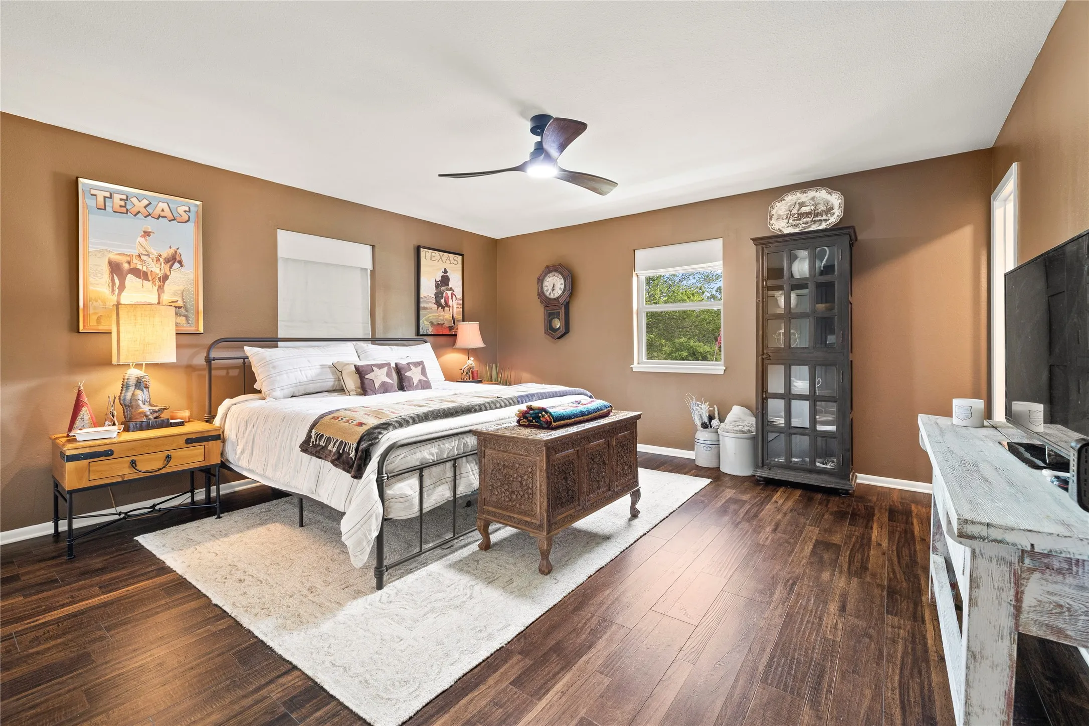 Single Family Residence For Sale in Henderson County , 2458 FM 2752, Athens, Texas 75752, 5 Bedroom, 3 Bathroom, 3 Garage spaces, 2,608 Sqft, built in 1984, mls#21309488, Real Estate Agent in Athens, Homes For Sale in Henderson county, Homes For Sale in Athens, Realtor in Athens Texas, Real Estate Brokerage Independent Realty Texas, Luminita Cordes Realtor