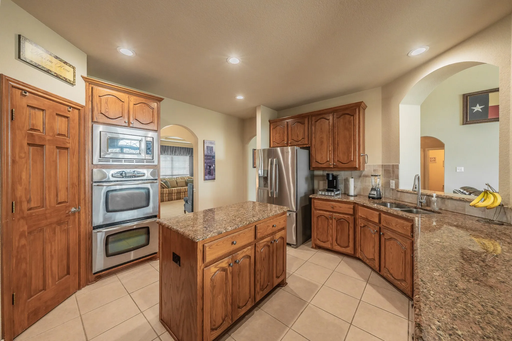 Single Family Residence For Sale in Tarrant County , 1424 Bassett Hound Drive, Fort Worth, Texas 76052, 5 Bedroom, 4 Bathroom, 4 Garage spaces, 4,421 Sqft, built in 2006, mls#21305953, Real Estate Agent in Fort Worth, Homes For Sale in Tarrant county, Homes For Sale in Fort Worth, Realtor in Fort Worth Texas, Real Estate Brokerage Independent Realty Texas, Luminita Cordes Realtor