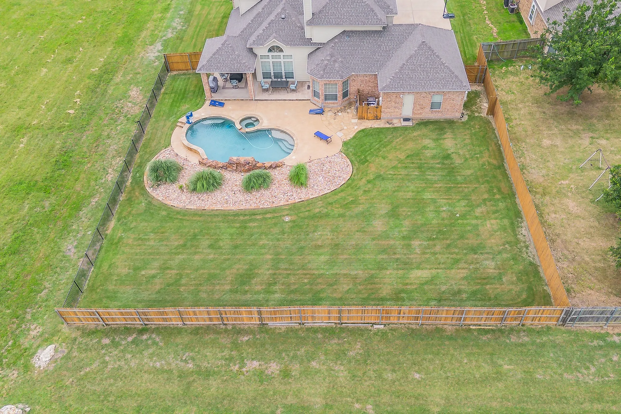 Single Family Residence For Sale in Tarrant County , 1424 Bassett Hound Drive, Fort Worth, Texas 76052, 5 Bedroom, 4 Bathroom, 4 Garage spaces, 4,421 Sqft, built in 2006, mls#21305953, Real Estate Agent in Fort Worth, Homes For Sale in Tarrant county, Homes For Sale in Fort Worth, Realtor in Fort Worth Texas, Real Estate Brokerage Independent Realty Texas, Luminita Cordes Realtor