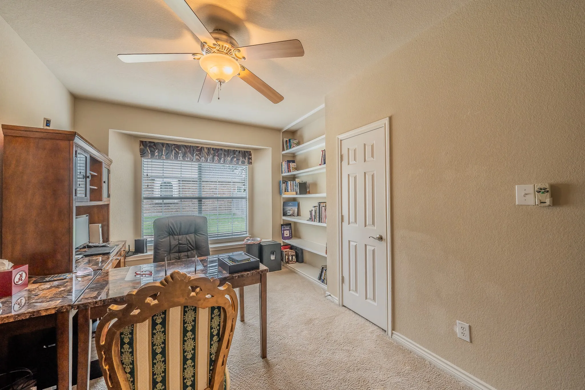 Single Family Residence For Sale in Tarrant County , 1424 Bassett Hound Drive, Fort Worth, Texas 76052, 5 Bedroom, 4 Bathroom, 4 Garage spaces, 4,421 Sqft, built in 2006, mls#21305953, Real Estate Agent in Fort Worth, Homes For Sale in Tarrant county, Homes For Sale in Fort Worth, Realtor in Fort Worth Texas, Real Estate Brokerage Independent Realty Texas, Luminita Cordes Realtor