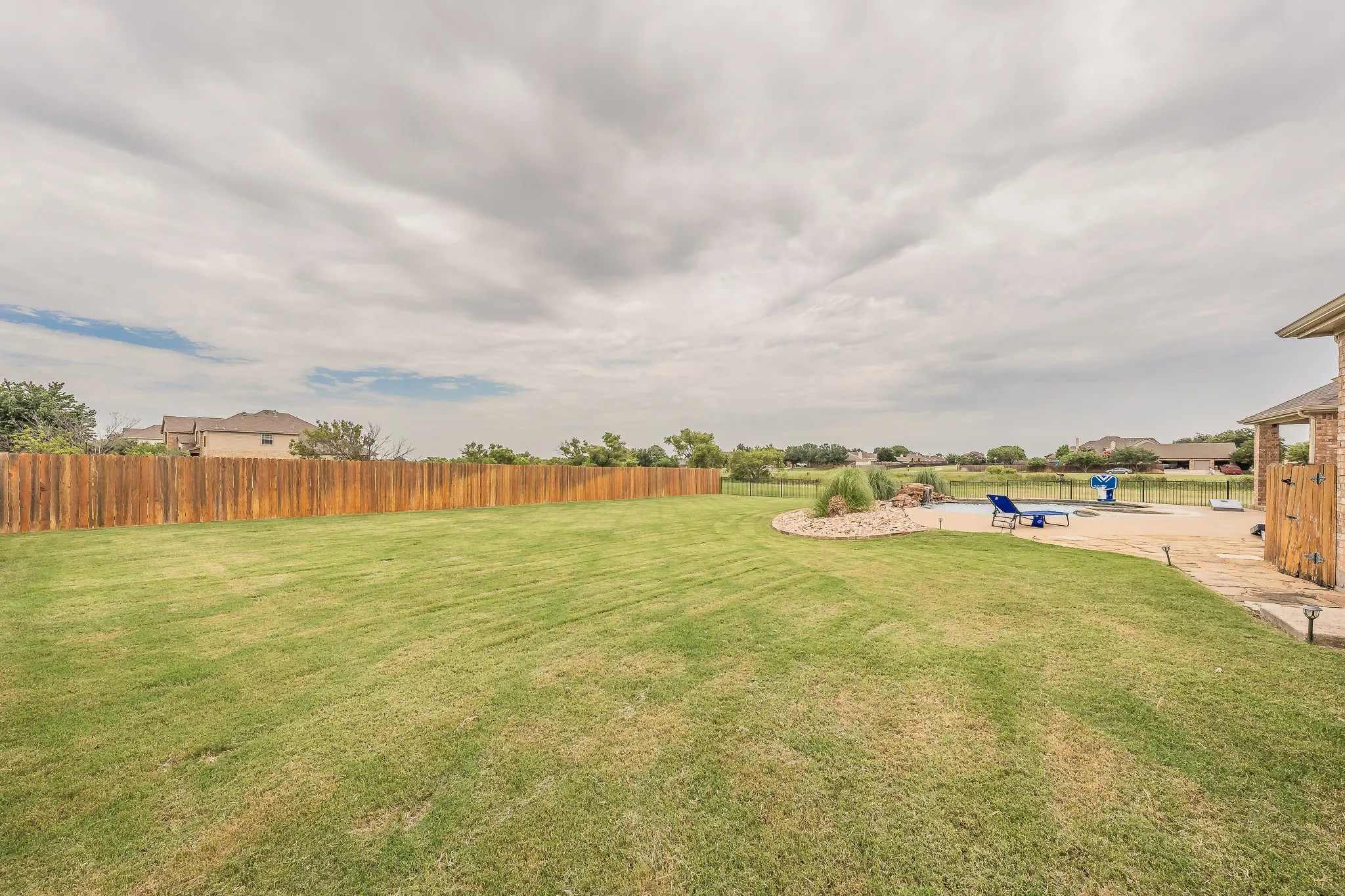 Single Family Residence For Sale in Tarrant County , 1424 Bassett Hound Drive, Fort Worth, Texas 76052, 5 Bedroom, 4 Bathroom, 4 Garage spaces, 4,421 Sqft, built in 2006, mls#21305953, Real Estate Agent in Fort Worth, Homes For Sale in Tarrant county, Homes For Sale in Fort Worth, Realtor in Fort Worth Texas, Real Estate Brokerage Independent Realty Texas, Luminita Cordes Realtor