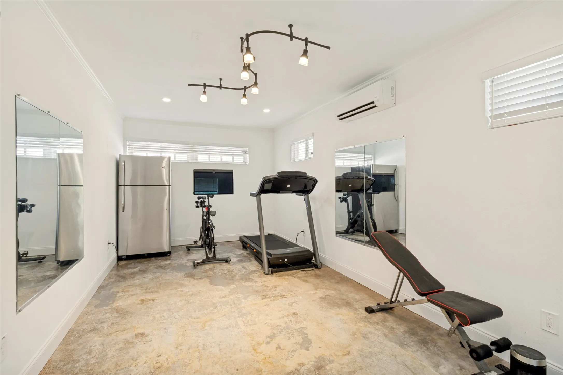 Single Family Residence For Sale in Collin County , 5023 Spyglass Drive, Dallas, Texas 75287, 5 Bedroom, 5 Bathroom, 2 Garage spaces, 3,942 Sqft, built in 1985, mls#21313774, Real Estate Agent in Dallas, Homes For Sale in Collin county, Homes For Sale in Dallas, Realtor in Dallas Texas, Real Estate Brokerage Independent Realty Texas, Luminita Cordes Realtor