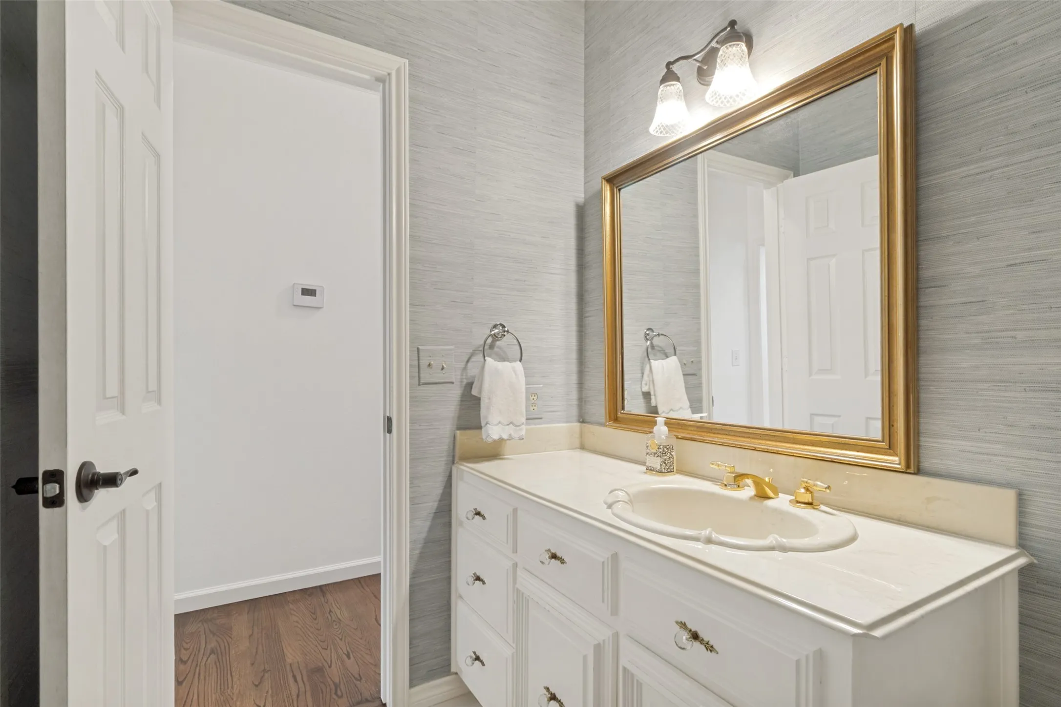 Single Family Residence For Sale in Collin County , 5023 Spyglass Drive, Dallas, Texas 75287, 5 Bedroom, 5 Bathroom, 2 Garage spaces, 3,942 Sqft, built in 1985, mls#21313774, Real Estate Agent in Dallas, Homes For Sale in Collin county, Homes For Sale in Dallas, Realtor in Dallas Texas, Real Estate Brokerage Independent Realty Texas, Luminita Cordes Realtor