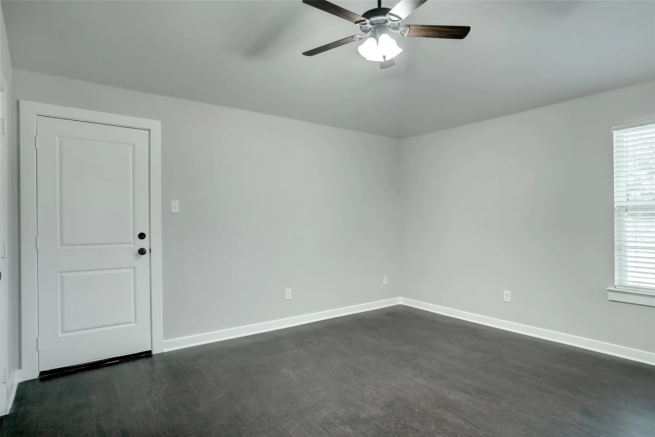 Single Family Residence For Sale in Tarrant County , 3324 Willing Avenue, Fort Worth, Texas 76110, 3 Bedroom, 2 Bathroom, 1 Garage spaces, 1,096 Sqft, built in 2015, mls#21313531, Real Estate Agent in Fort Worth, Homes For Sale in Tarrant county, Homes For Sale in Fort Worth, Realtor in Fort Worth Texas, Real Estate Brokerage Independent Realty Texas, Luminita Cordes Realtor