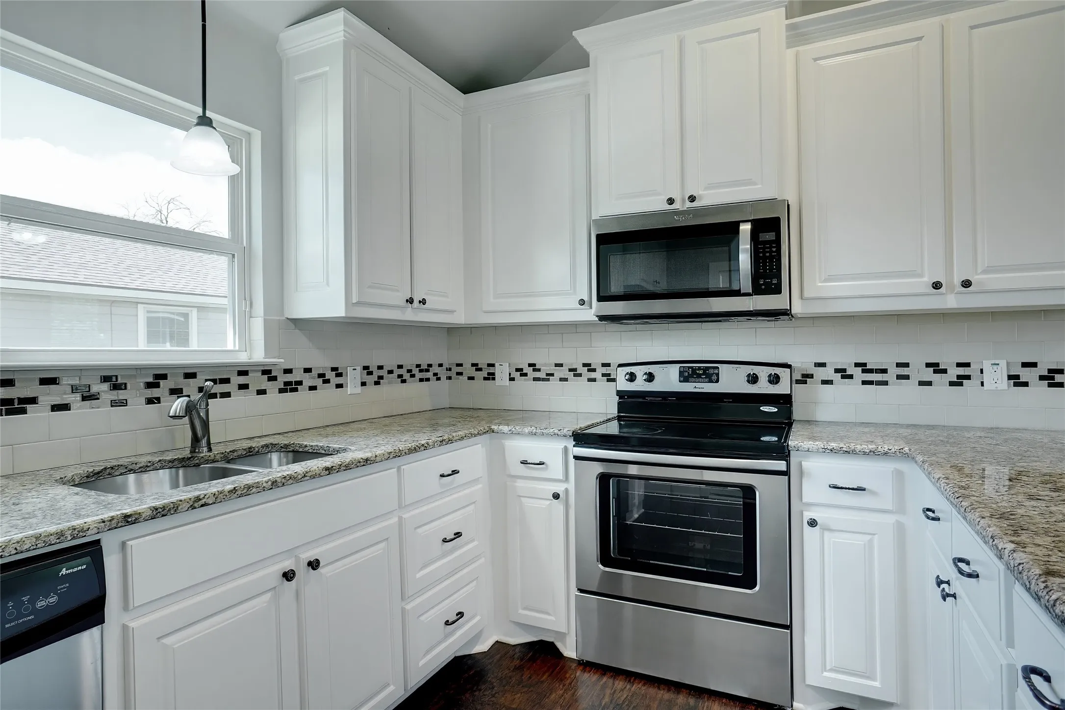Single Family Residence For Sale in Tarrant County , 3324 Willing Avenue, Fort Worth, Texas 76110, 3 Bedroom, 2 Bathroom, 1 Garage spaces, 1,096 Sqft, built in 2015, mls#21313531, Real Estate Agent in Fort Worth, Homes For Sale in Tarrant county, Homes For Sale in Fort Worth, Realtor in Fort Worth Texas, Real Estate Brokerage Independent Realty Texas, Luminita Cordes Realtor