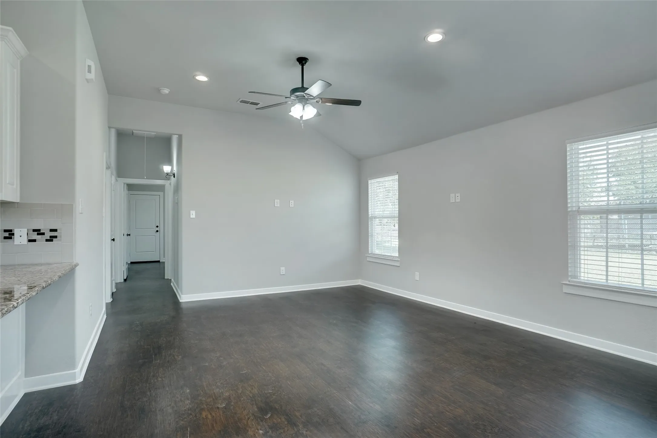 Single Family Residence For Sale in Tarrant County , 3324 Willing Avenue, Fort Worth, Texas 76110, 3 Bedroom, 2 Bathroom, 1 Garage spaces, 1,096 Sqft, built in 2015, mls#21313531, Real Estate Agent in Fort Worth, Homes For Sale in Tarrant county, Homes For Sale in Fort Worth, Realtor in Fort Worth Texas, Real Estate Brokerage Independent Realty Texas, Luminita Cordes Realtor