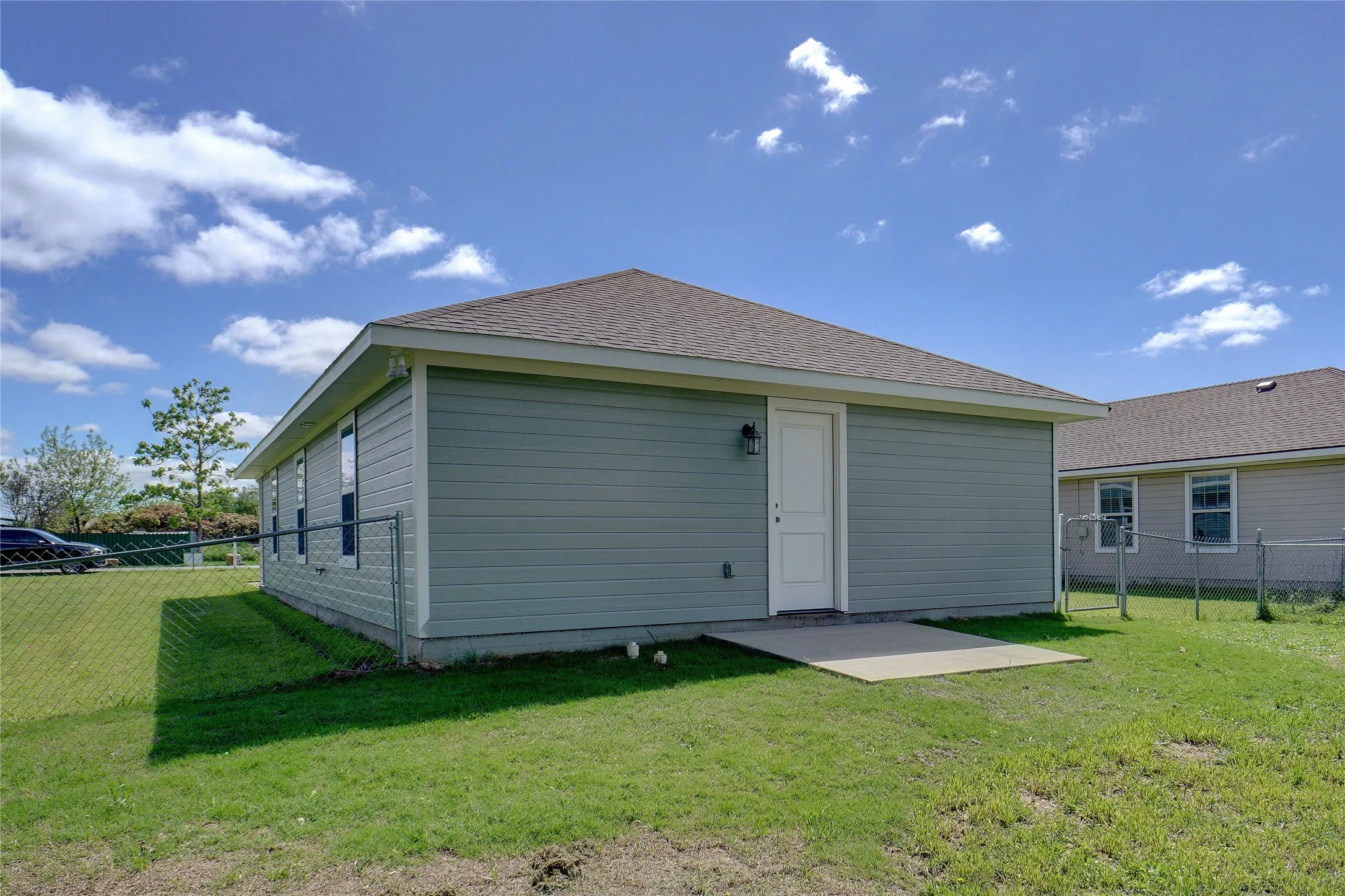 Single Family Residence For Sale in Tarrant County , 3324 Willing Avenue, Fort Worth, Texas 76110, 3 Bedroom, 2 Bathroom, 1 Garage spaces, 1,096 Sqft, built in 2015, mls#21313531, Real Estate Agent in Fort Worth, Homes For Sale in Tarrant county, Homes For Sale in Fort Worth, Realtor in Fort Worth Texas, Real Estate Brokerage Independent Realty Texas, Luminita Cordes Realtor
