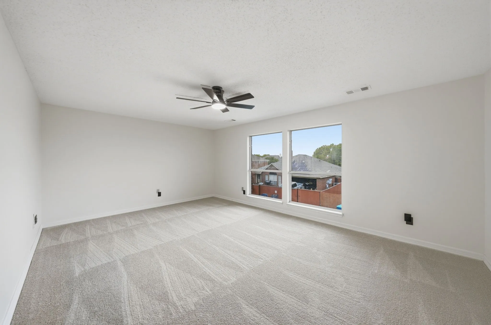 Single Family Residence For Sale in Rockwall County , 133 Blanchard Drive, Rockwall, Texas 75032, 5 Bedroom, 4 Bathroom, 2 Garage spaces, 4,264 Sqft, built in 2002, mls#21313489, Real Estate Agent in Rockwall, Homes For Sale in Rockwall county, Homes For Sale in Rockwall, Realtor in Rockwall Texas, Real Estate Brokerage Independent Realty Texas, Luminita Cordes Realtor
