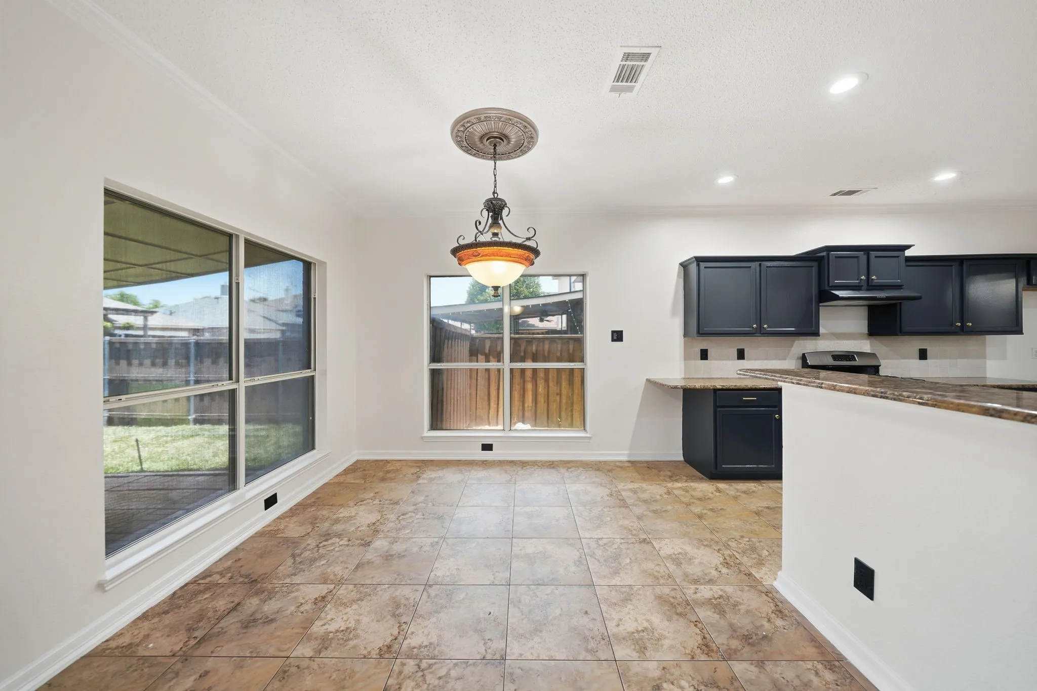 Single Family Residence For Sale in Rockwall County , 133 Blanchard Drive, Rockwall, Texas 75032, 5 Bedroom, 4 Bathroom, 2 Garage spaces, 4,264 Sqft, built in 2002, mls#21313489, Real Estate Agent in Rockwall, Homes For Sale in Rockwall county, Homes For Sale in Rockwall, Realtor in Rockwall Texas, Real Estate Brokerage Independent Realty Texas, Luminita Cordes Realtor