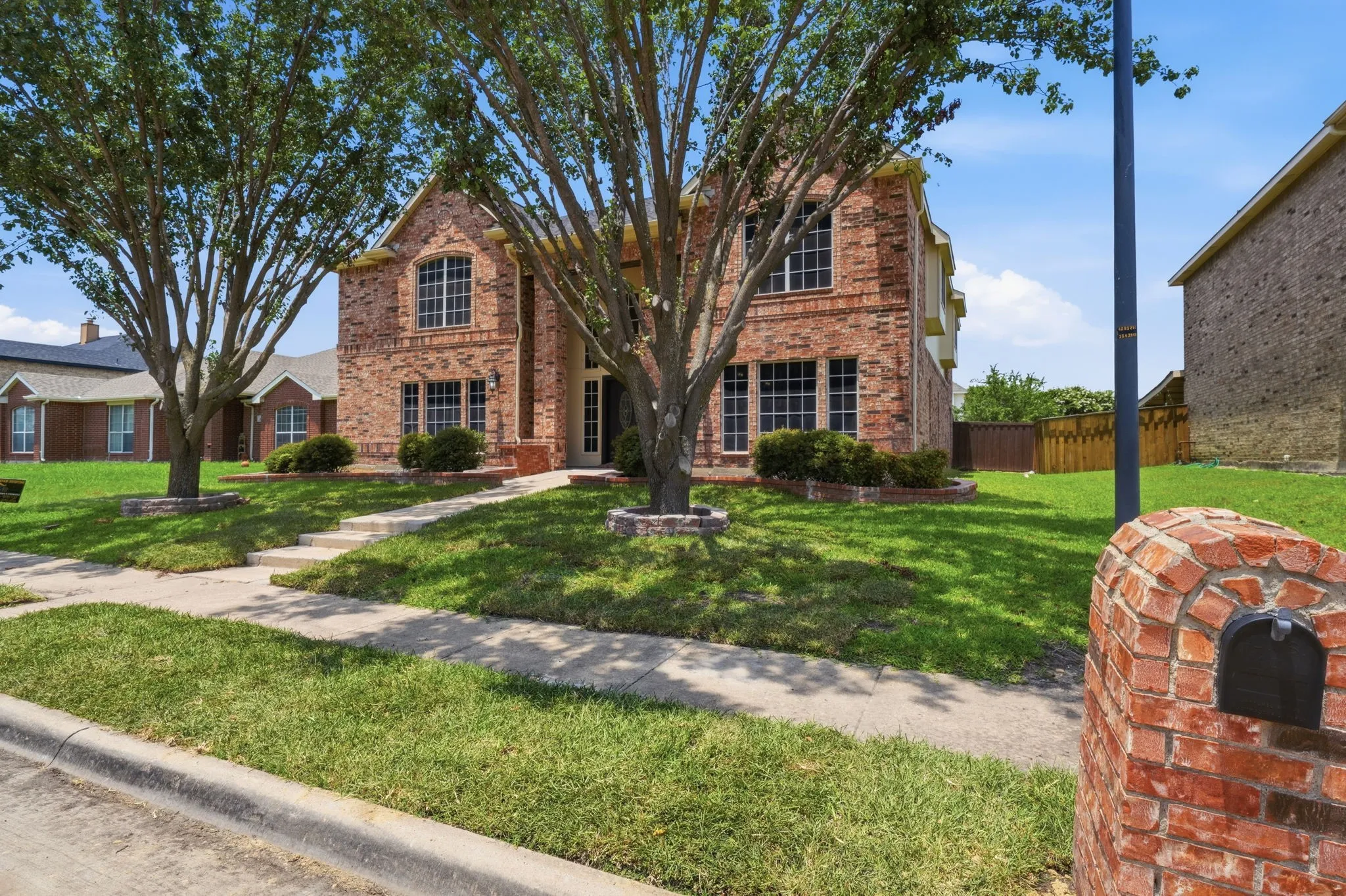 Single Family Residence For Sale in Rockwall County , 133 Blanchard Drive, Rockwall, Texas 75032, 5 Bedroom, 4 Bathroom, 2 Garage spaces, 4,264 Sqft, built in 2002, mls#21313489, Real Estate Agent in Rockwall, Homes For Sale in Rockwall county, Homes For Sale in Rockwall, Realtor in Rockwall Texas, Real Estate Brokerage Independent Realty Texas, Luminita Cordes Realtor