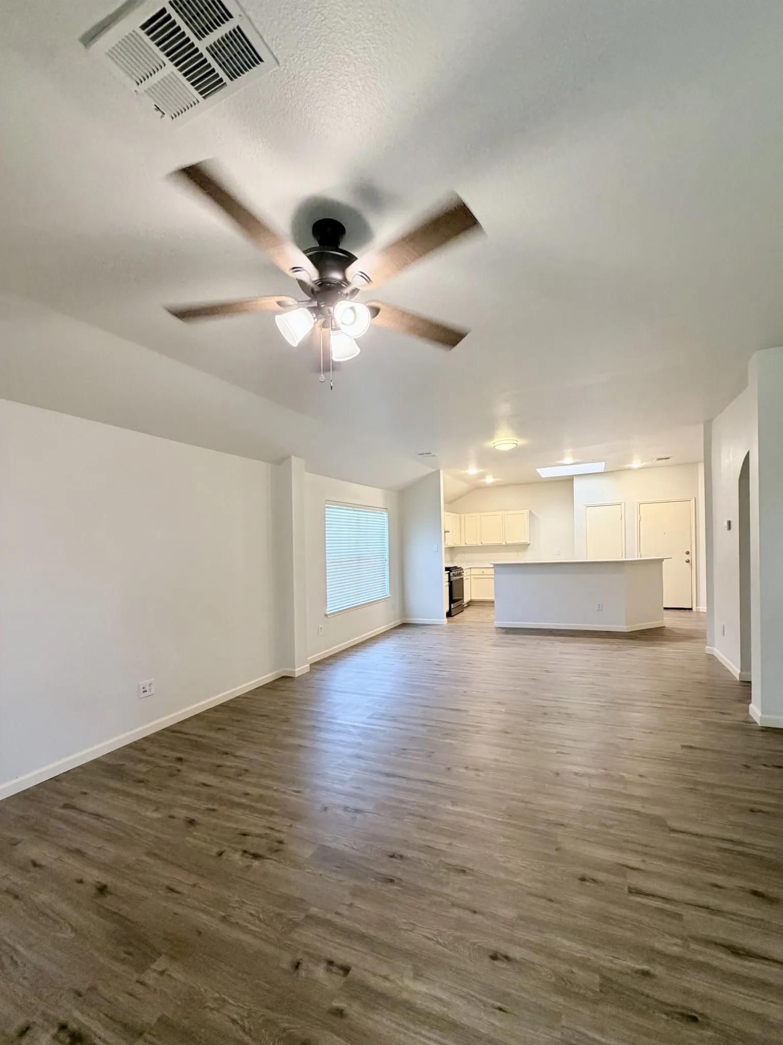 Single Family Residence For Sale in Kaufman County , 507 Tumbleweed Drive, Forney, Texas 75126, 4 Bedroom, 2 Bathroom, 2 Garage spaces, 1,762 Sqft, built in 2002, mls#21313605, Real Estate Agent in Forney, Homes For Sale in Kaufman county, Homes For Sale in Forney, Realtor in Forney Texas, Real Estate Brokerage Independent Realty Texas, Luminita Cordes Realtor
