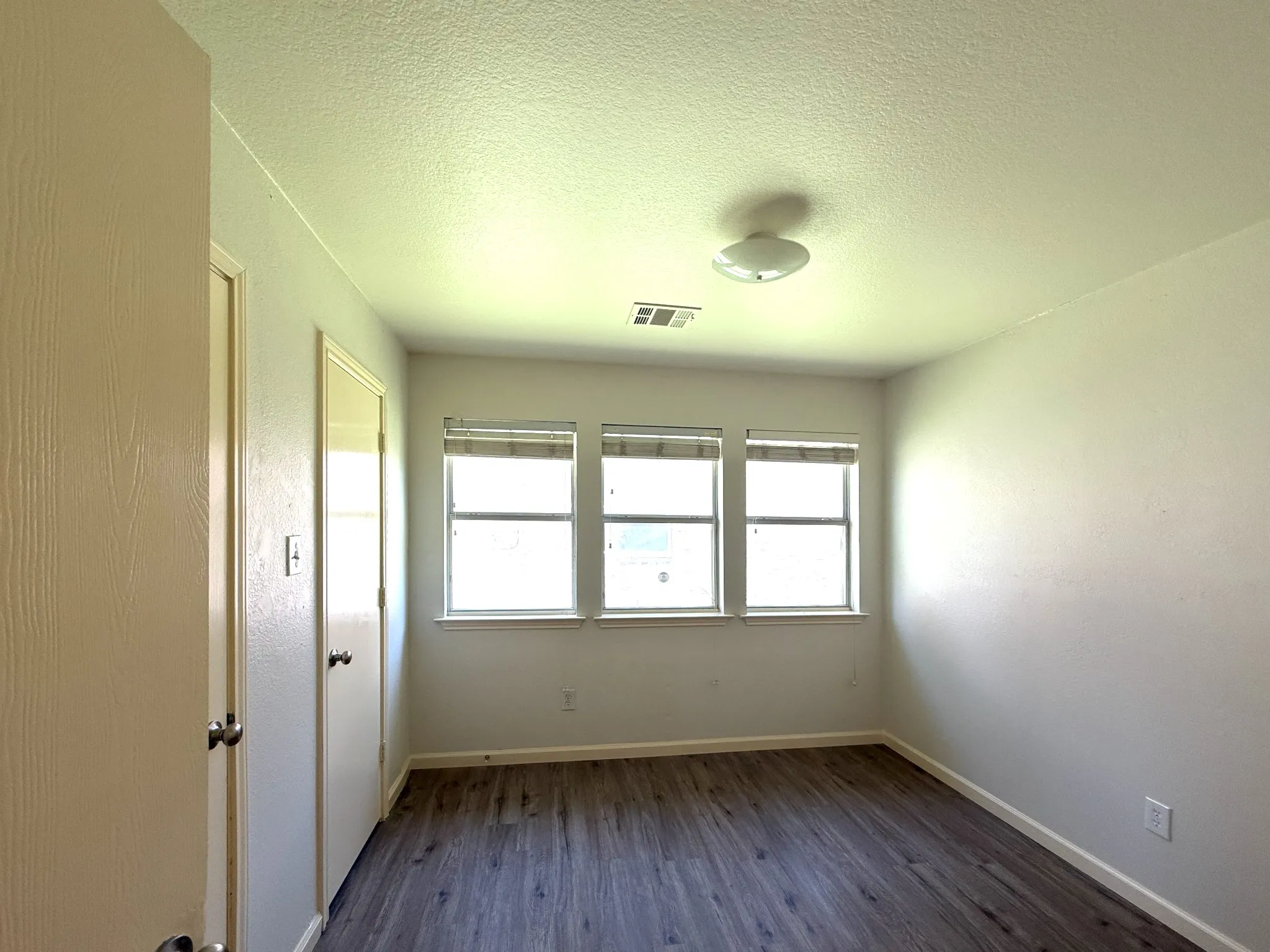 Single Family Residence For Sale in Kaufman County , 507 Tumbleweed Drive, Forney, Texas 75126, 4 Bedroom, 2 Bathroom, 2 Garage spaces, 1,762 Sqft, built in 2002, mls#21313605, Real Estate Agent in Forney, Homes For Sale in Kaufman county, Homes For Sale in Forney, Realtor in Forney Texas, Real Estate Brokerage Independent Realty Texas, Luminita Cordes Realtor