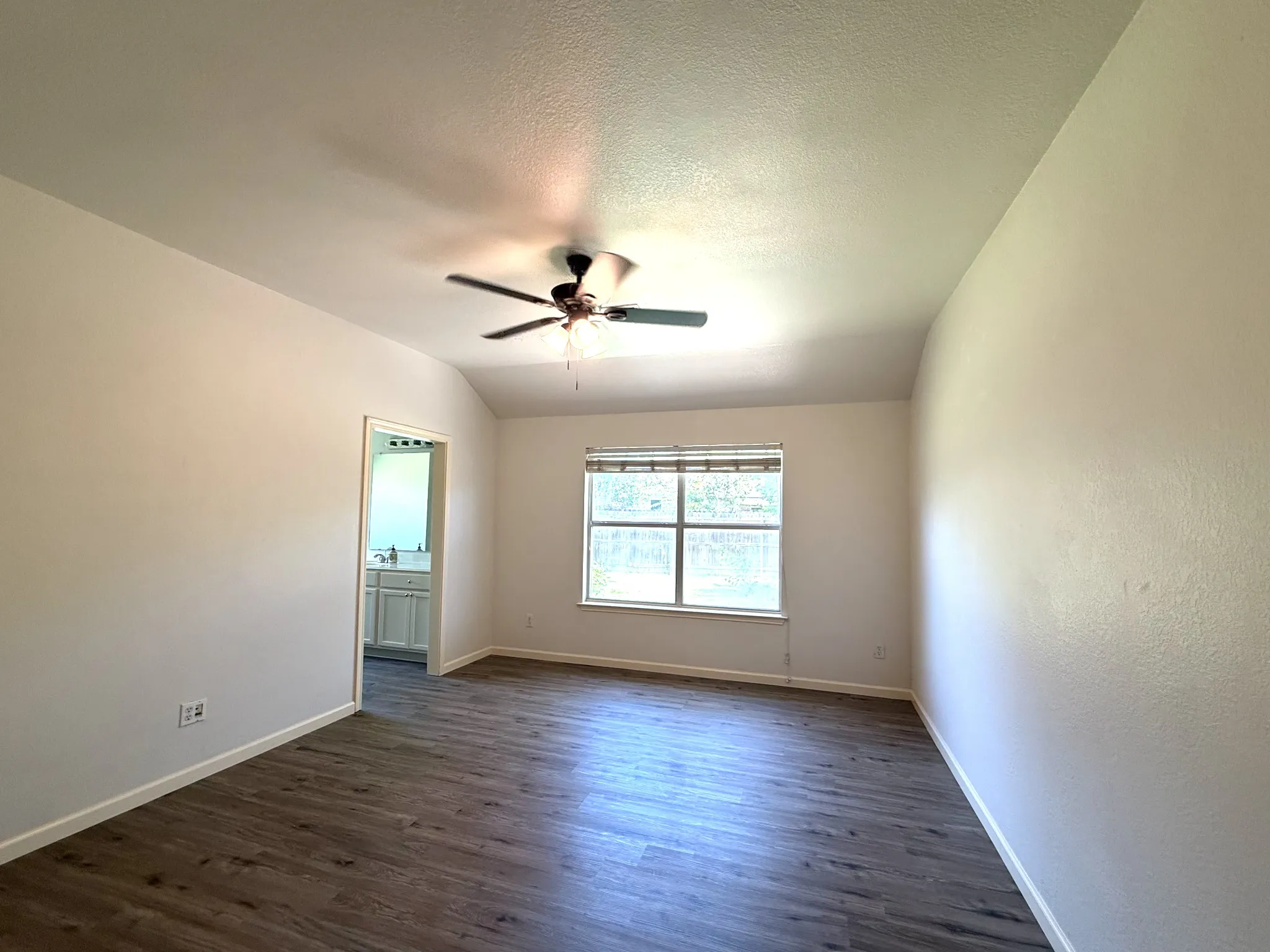 Single Family Residence For Sale in Kaufman County , 507 Tumbleweed Drive, Forney, Texas 75126, 4 Bedroom, 2 Bathroom, 2 Garage spaces, 1,762 Sqft, built in 2002, mls#21313605, Real Estate Agent in Forney, Homes For Sale in Kaufman county, Homes For Sale in Forney, Realtor in Forney Texas, Real Estate Brokerage Independent Realty Texas, Luminita Cordes Realtor