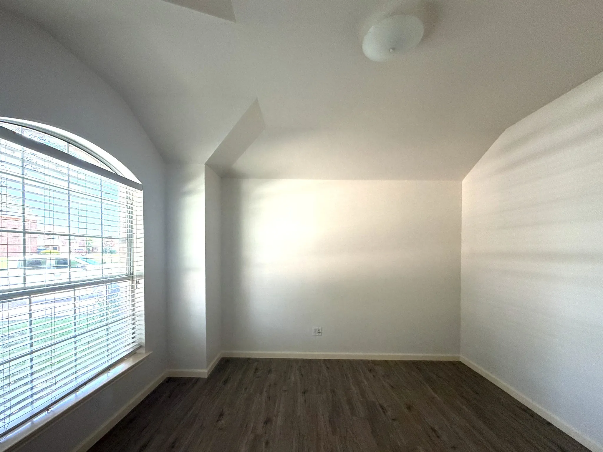 Single Family Residence For Sale in Kaufman County , 507 Tumbleweed Drive, Forney, Texas 75126, 4 Bedroom, 2 Bathroom, 2 Garage spaces, 1,762 Sqft, built in 2002, mls#21313605, Real Estate Agent in Forney, Homes For Sale in Kaufman county, Homes For Sale in Forney, Realtor in Forney Texas, Real Estate Brokerage Independent Realty Texas, Luminita Cordes Realtor