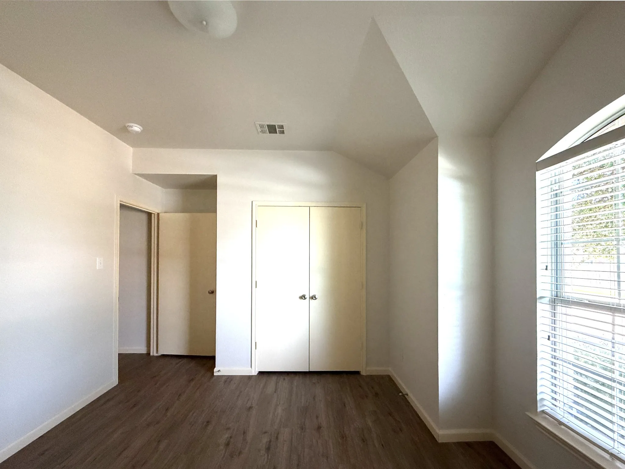 Single Family Residence For Sale in Kaufman County , 507 Tumbleweed Drive, Forney, Texas 75126, 4 Bedroom, 2 Bathroom, 2 Garage spaces, 1,762 Sqft, built in 2002, mls#21313605, Real Estate Agent in Forney, Homes For Sale in Kaufman county, Homes For Sale in Forney, Realtor in Forney Texas, Real Estate Brokerage Independent Realty Texas, Luminita Cordes Realtor