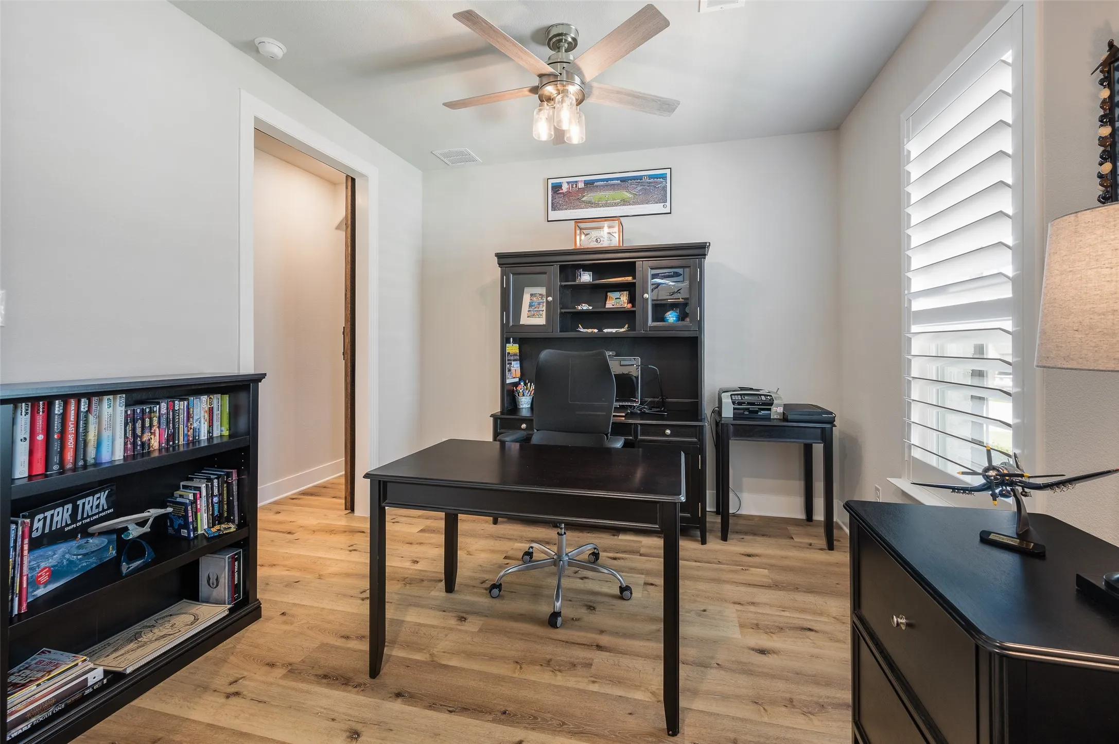 Single Family Residence For Sale in Denton County , 2313 Cobbler Street, Northlake, Texas 76247, 3 Bedroom, 3 Bathroom, 2 Garage spaces, 2,273 Sqft, built in 2022, mls#21307464, Real Estate Agent in Northlake, Homes For Sale in Denton county, Homes For Sale in Northlake, Realtor in Northlake Texas, Real Estate Brokerage Independent Realty Texas, Luminita Cordes Realtor