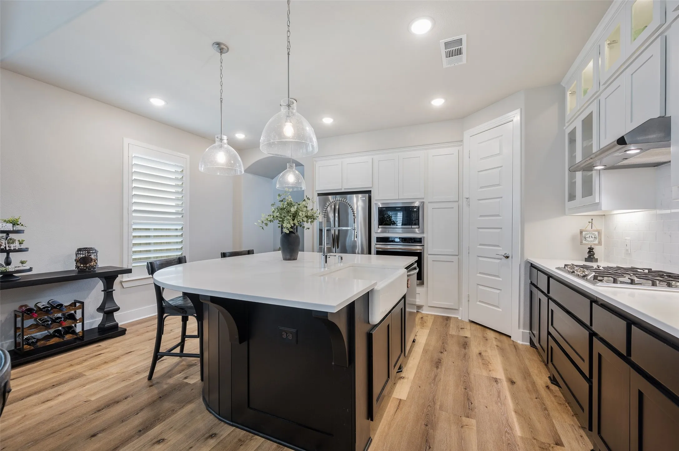 Single Family Residence For Sale in Denton County , 2313 Cobbler Street, Northlake, Texas 76247, 3 Bedroom, 3 Bathroom, 2 Garage spaces, 2,273 Sqft, built in 2022, mls#21307464, Real Estate Agent in Northlake, Homes For Sale in Denton county, Homes For Sale in Northlake, Realtor in Northlake Texas, Real Estate Brokerage Independent Realty Texas, Luminita Cordes Realtor