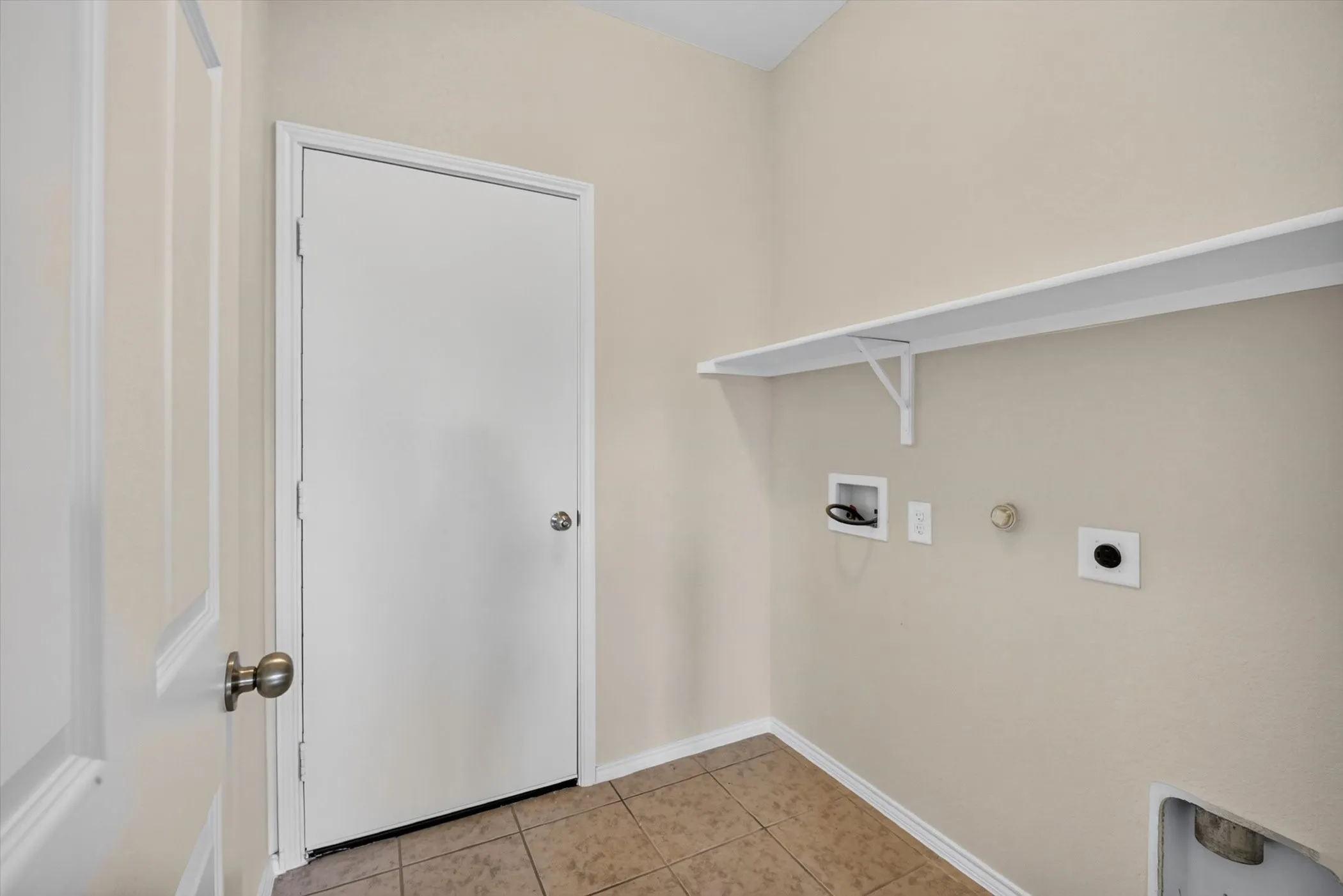 Single Family Residence For Sale in Denton County , 3113 Adrian Creek Drive, Little Elm, Texas 75068, 3 Bedroom, 2 Bathroom, 2 Garage spaces, 1,437 Sqft, built in 2017, mls#21312945, Real Estate Agent in Little Elm, Homes For Sale in Denton county, Homes For Sale in Little Elm, Realtor in Little Elm Texas, Real Estate Brokerage Independent Realty Texas, Luminita Cordes Realtor