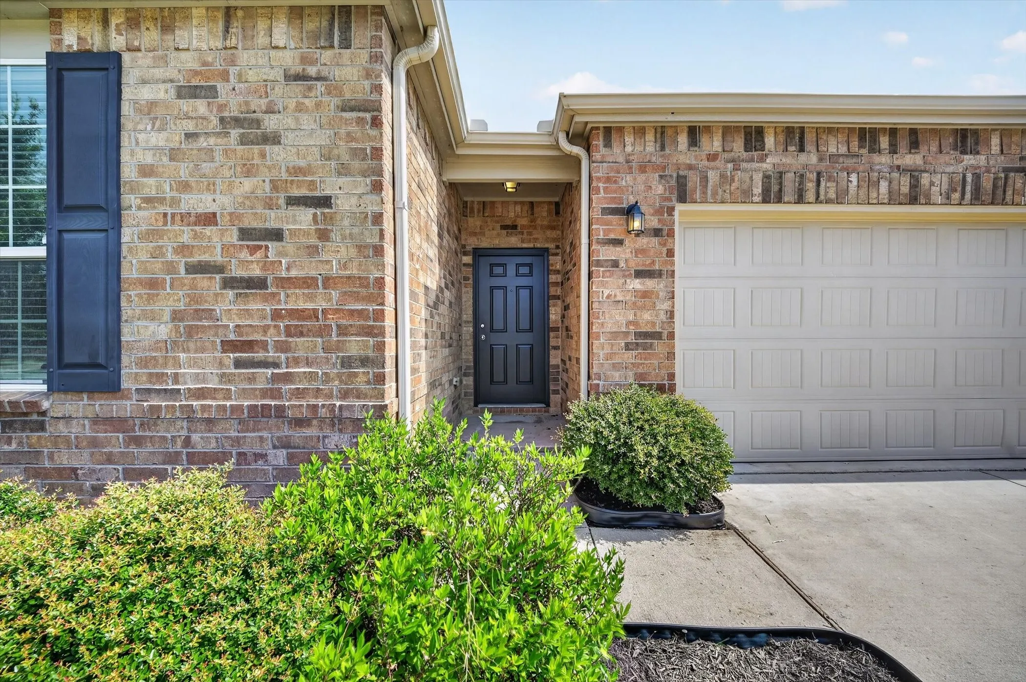 Single Family Residence For Sale in Denton County , 3113 Adrian Creek Drive, Little Elm, Texas 75068, 3 Bedroom, 2 Bathroom, 2 Garage spaces, 1,437 Sqft, built in 2017, mls#21312945, Real Estate Agent in Little Elm, Homes For Sale in Denton county, Homes For Sale in Little Elm, Realtor in Little Elm Texas, Real Estate Brokerage Independent Realty Texas, Luminita Cordes Realtor