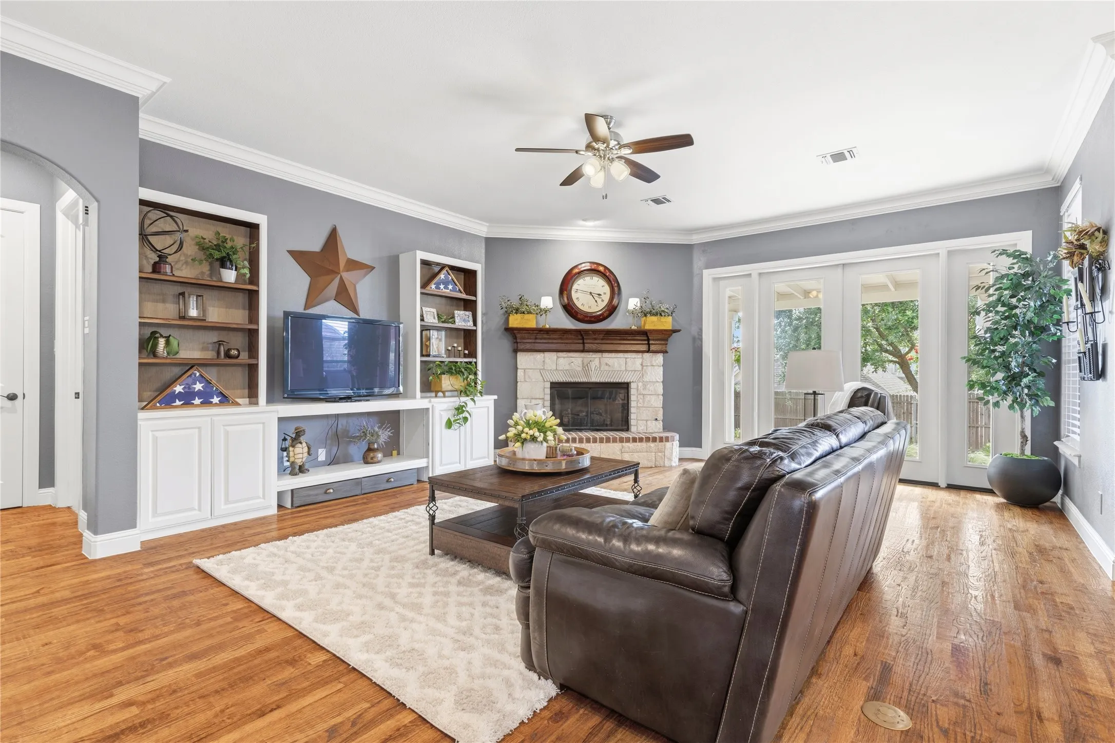 Single Family Residence For Sale in Tarrant County , 7009 Mossycup Lane, North Richland Hills, Texas 76182, 4 Bedroom, 4 Bathroom, 3 Garage spaces, 3,594 Sqft, built in 2005, mls#21313840, Real Estate Agent in North Richland Hills, Homes For Sale in Tarrant county, Homes For Sale in North Richland Hills, Realtor in North Richland Hills Texas, Real Estate Brokerage Independent Realty Texas, Luminita Cordes Realtor