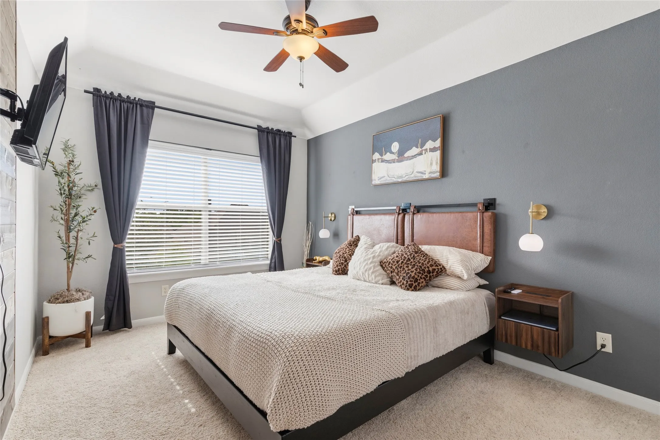 Single Family Residence For Sale in Tarrant County , 7009 Mossycup Lane, North Richland Hills, Texas 76182, 4 Bedroom, 4 Bathroom, 3 Garage spaces, 3,594 Sqft, built in 2005, mls#21313840, Real Estate Agent in North Richland Hills, Homes For Sale in Tarrant county, Homes For Sale in North Richland Hills, Realtor in North Richland Hills Texas, Real Estate Brokerage Independent Realty Texas, Luminita Cordes Realtor
