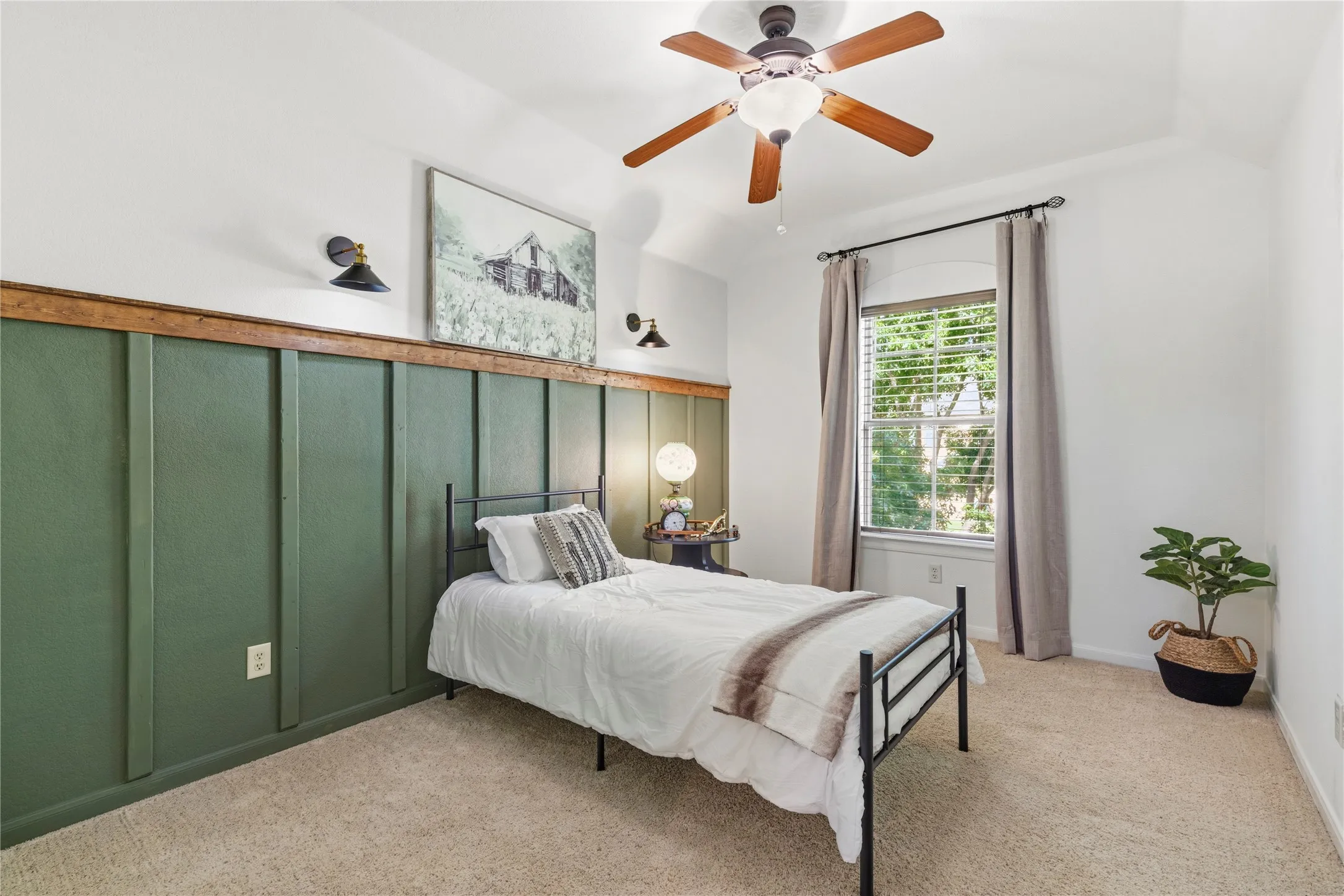 Single Family Residence For Sale in Tarrant County , 7009 Mossycup Lane, North Richland Hills, Texas 76182, 4 Bedroom, 4 Bathroom, 3 Garage spaces, 3,594 Sqft, built in 2005, mls#21313840, Real Estate Agent in North Richland Hills, Homes For Sale in Tarrant county, Homes For Sale in North Richland Hills, Realtor in North Richland Hills Texas, Real Estate Brokerage Independent Realty Texas, Luminita Cordes Realtor