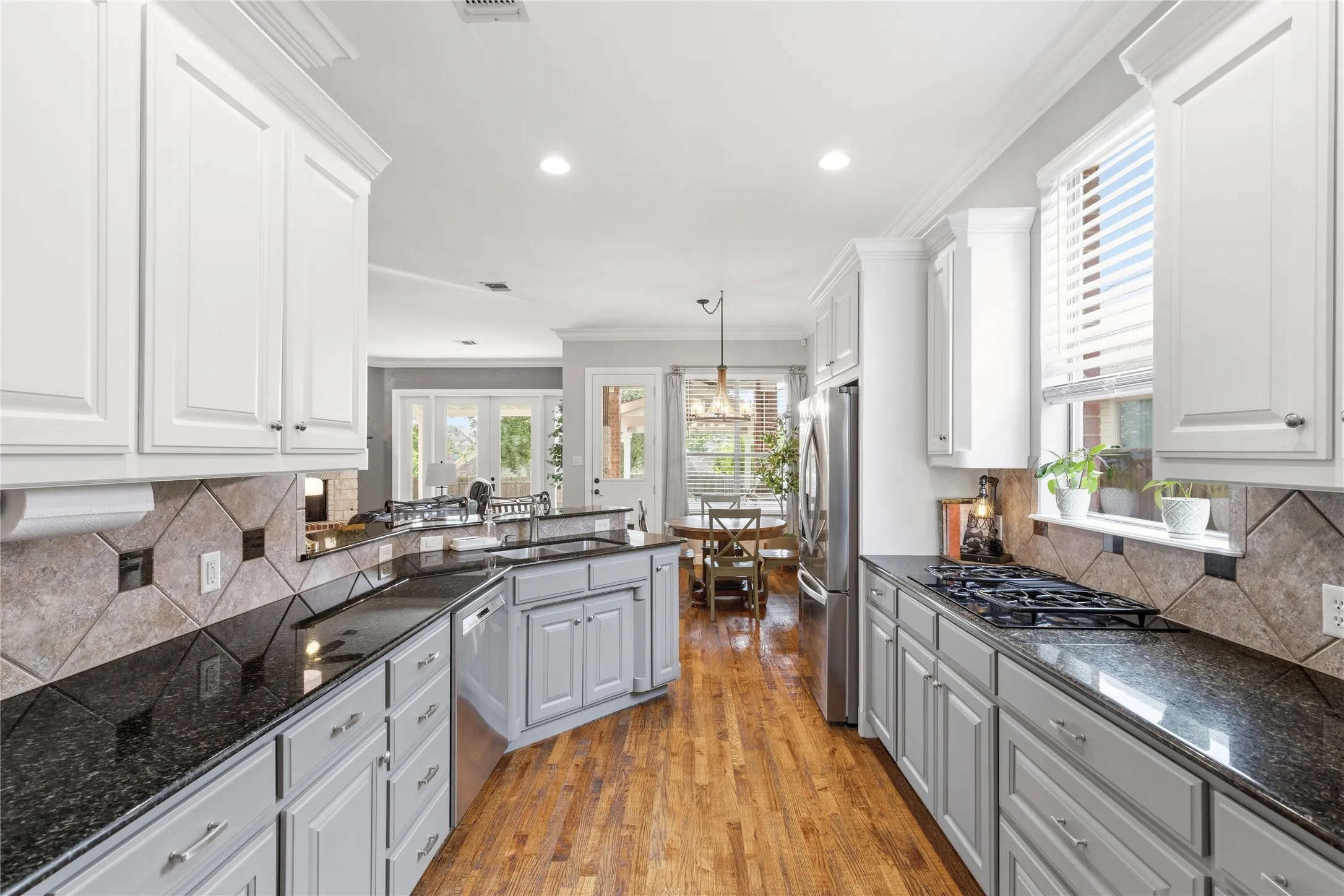 Single Family Residence For Sale in Tarrant County , 7009 Mossycup Lane, North Richland Hills, Texas 76182, 4 Bedroom, 4 Bathroom, 3 Garage spaces, 3,594 Sqft, built in 2005, mls#21313840, Real Estate Agent in North Richland Hills, Homes For Sale in Tarrant county, Homes For Sale in North Richland Hills, Realtor in North Richland Hills Texas, Real Estate Brokerage Independent Realty Texas, Luminita Cordes Realtor