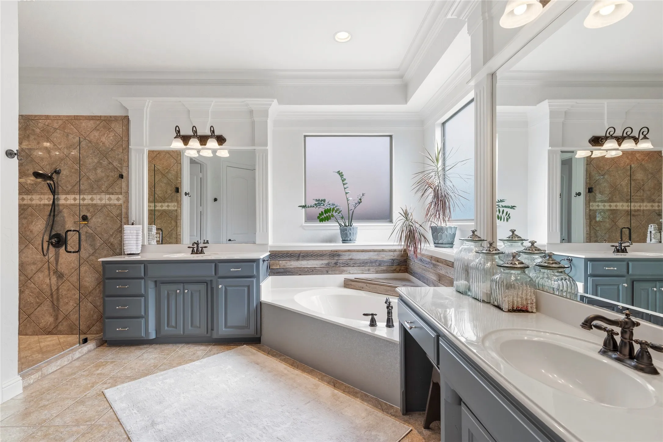Single Family Residence For Sale in Tarrant County , 7009 Mossycup Lane, North Richland Hills, Texas 76182, 4 Bedroom, 4 Bathroom, 3 Garage spaces, 3,594 Sqft, built in 2005, mls#21313840, Real Estate Agent in North Richland Hills, Homes For Sale in Tarrant county, Homes For Sale in North Richland Hills, Realtor in North Richland Hills Texas, Real Estate Brokerage Independent Realty Texas, Luminita Cordes Realtor