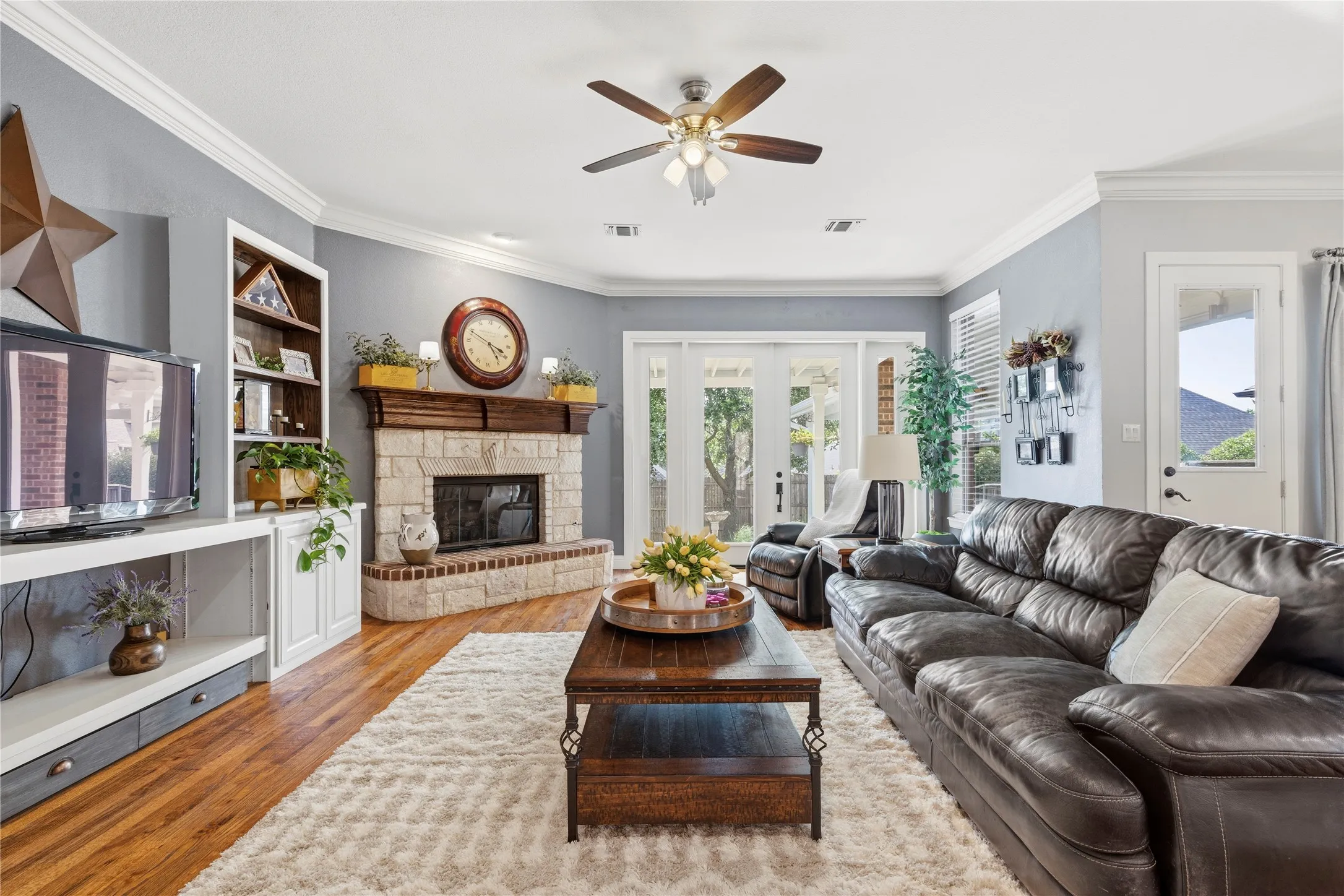 Single Family Residence For Sale in Tarrant County , 7009 Mossycup Lane, North Richland Hills, Texas 76182, 4 Bedroom, 4 Bathroom, 3 Garage spaces, 3,594 Sqft, built in 2005, mls#21313840, Real Estate Agent in North Richland Hills, Homes For Sale in Tarrant county, Homes For Sale in North Richland Hills, Realtor in North Richland Hills Texas, Real Estate Brokerage Independent Realty Texas, Luminita Cordes Realtor