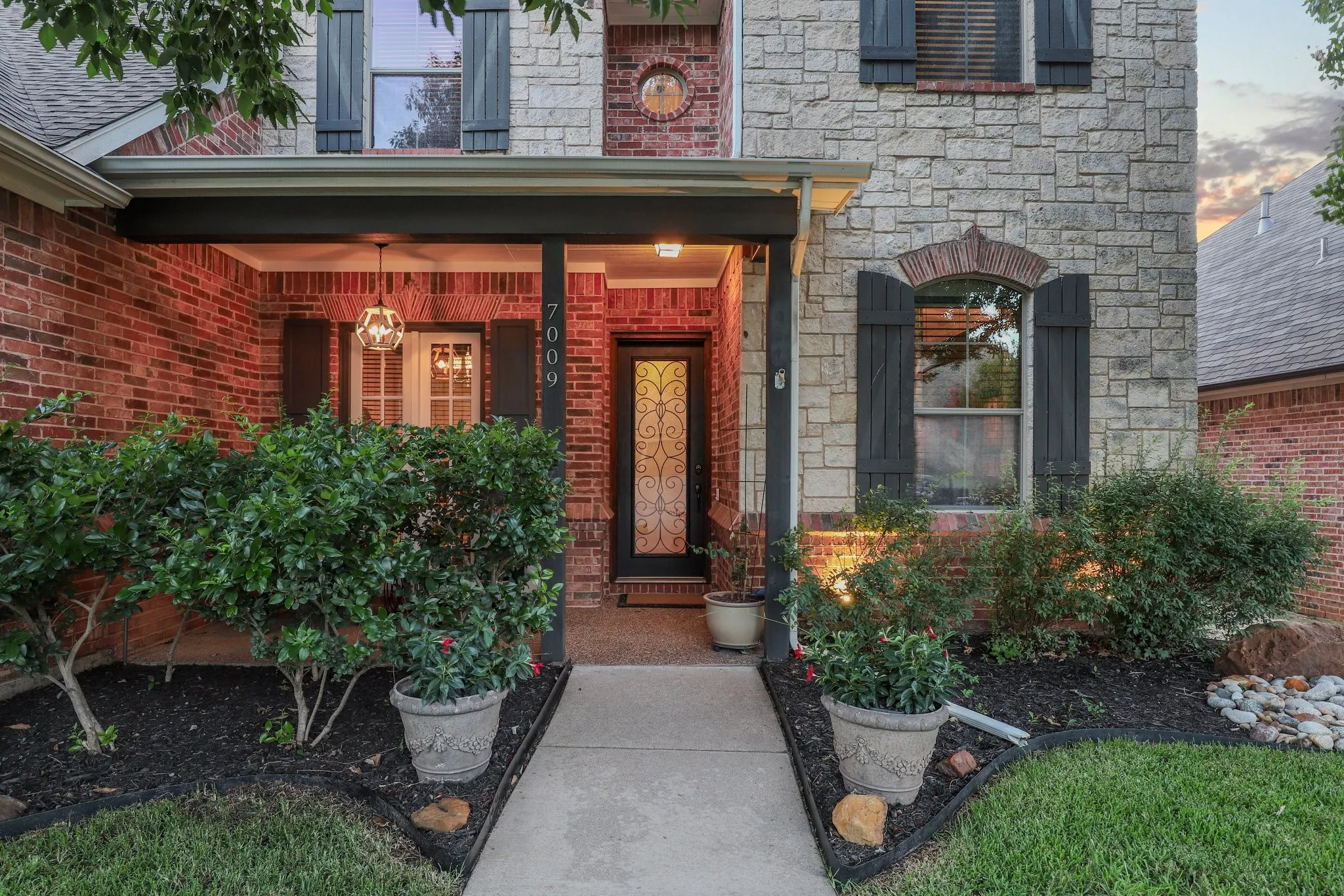 Single Family Residence For Sale in Tarrant County , 7009 Mossycup Lane, North Richland Hills, Texas 76182, 4 Bedroom, 4 Bathroom, 3 Garage spaces, 3,594 Sqft, built in 2005, mls#21313840, Real Estate Agent in North Richland Hills, Homes For Sale in Tarrant county, Homes For Sale in North Richland Hills, Realtor in North Richland Hills Texas, Real Estate Brokerage Independent Realty Texas, Luminita Cordes Realtor