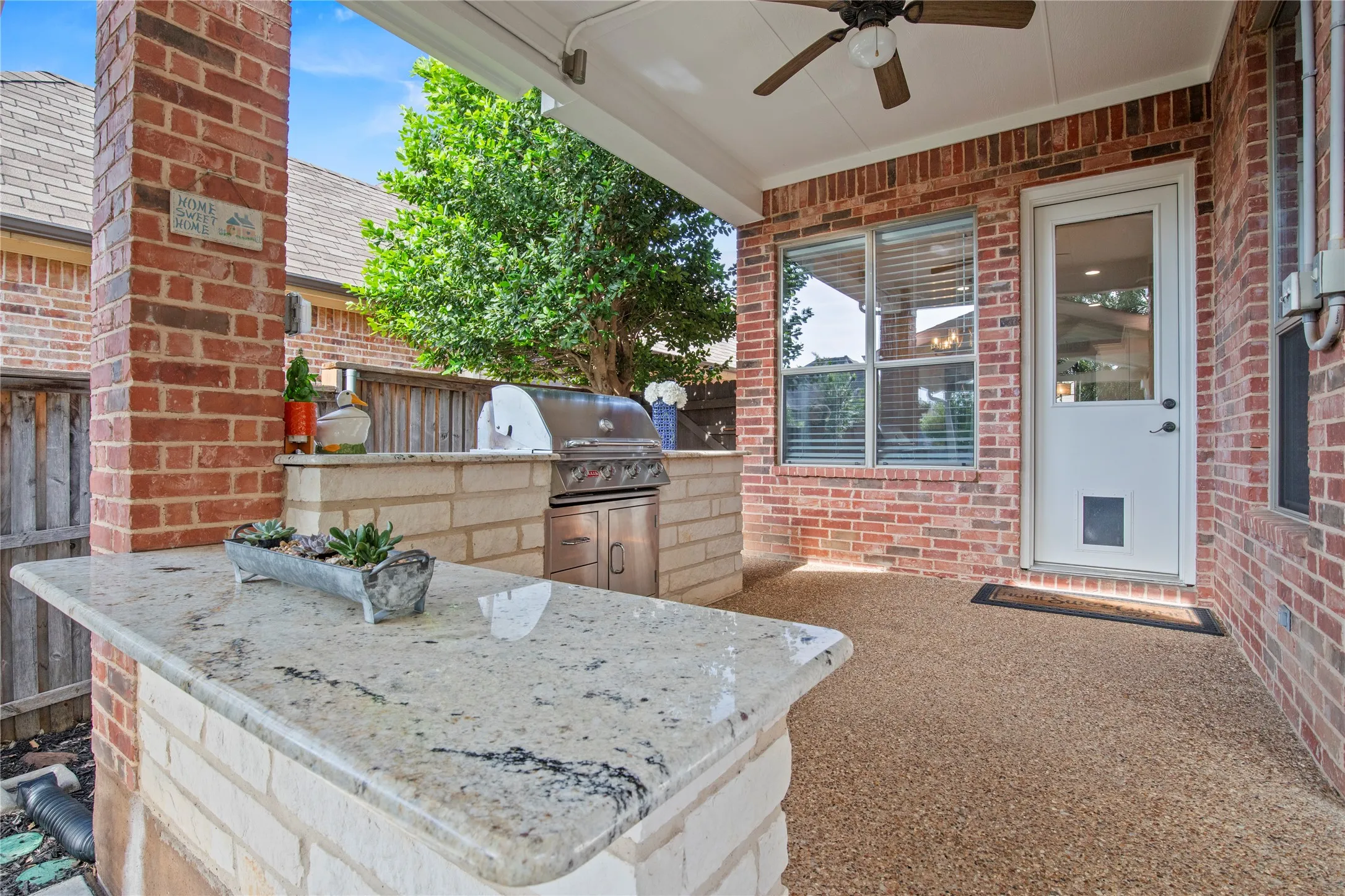 Single Family Residence For Sale in Tarrant County , 7009 Mossycup Lane, North Richland Hills, Texas 76182, 4 Bedroom, 4 Bathroom, 3 Garage spaces, 3,594 Sqft, built in 2005, mls#21313840, Real Estate Agent in North Richland Hills, Homes For Sale in Tarrant county, Homes For Sale in North Richland Hills, Realtor in North Richland Hills Texas, Real Estate Brokerage Independent Realty Texas, Luminita Cordes Realtor