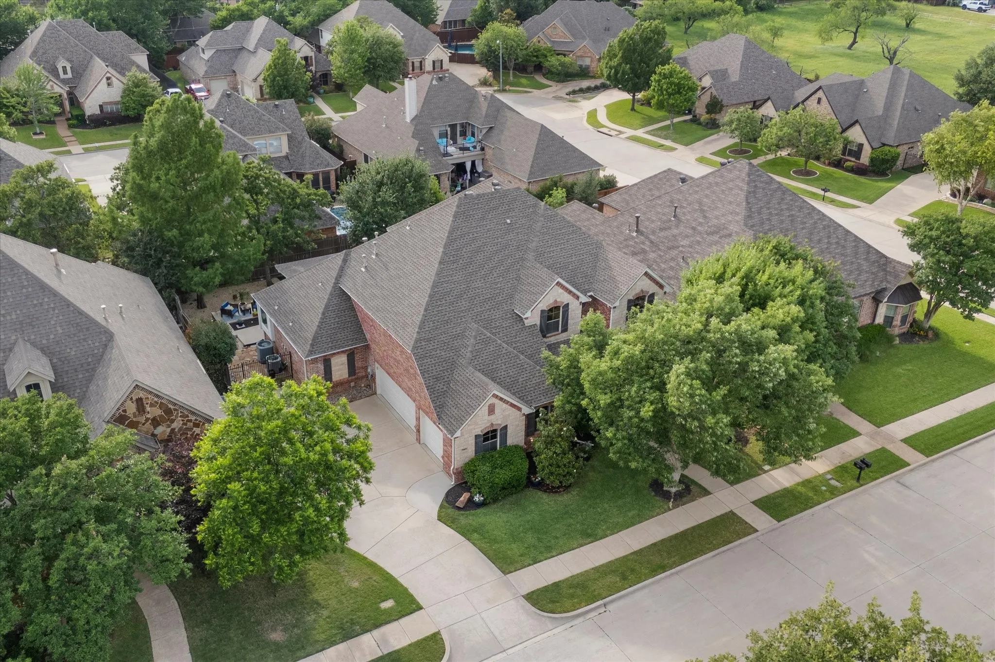 Single Family Residence For Sale in Tarrant County , 7009 Mossycup Lane, North Richland Hills, Texas 76182, 4 Bedroom, 4 Bathroom, 3 Garage spaces, 3,594 Sqft, built in 2005, mls#21313840, Real Estate Agent in North Richland Hills, Homes For Sale in Tarrant county, Homes For Sale in North Richland Hills, Realtor in North Richland Hills Texas, Real Estate Brokerage Independent Realty Texas, Luminita Cordes Realtor