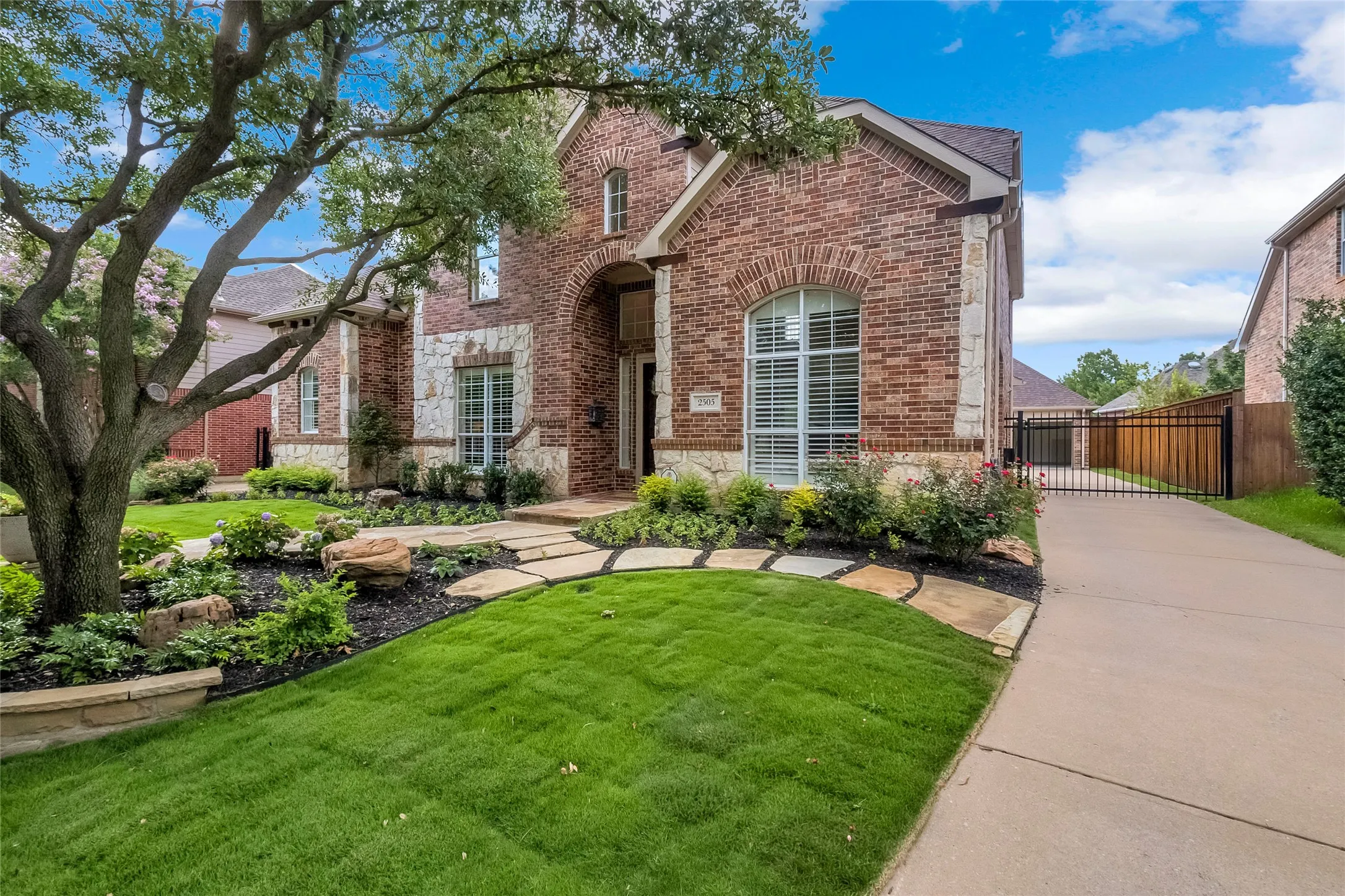 Single Family Residence For Sale in Denton County , 2505 Sir Tristram, Lewisville, Texas 75056, 4 Bedroom, 4 Bathroom, 3 Garage spaces, 3,700 Sqft, built in 1999, mls#21313783, Real Estate Agent in Lewisville, Homes For Sale in Denton county, Homes For Sale in Lewisville, Realtor in Lewisville Texas, Real Estate Brokerage Independent Realty Texas, Luminita Cordes Realtor
